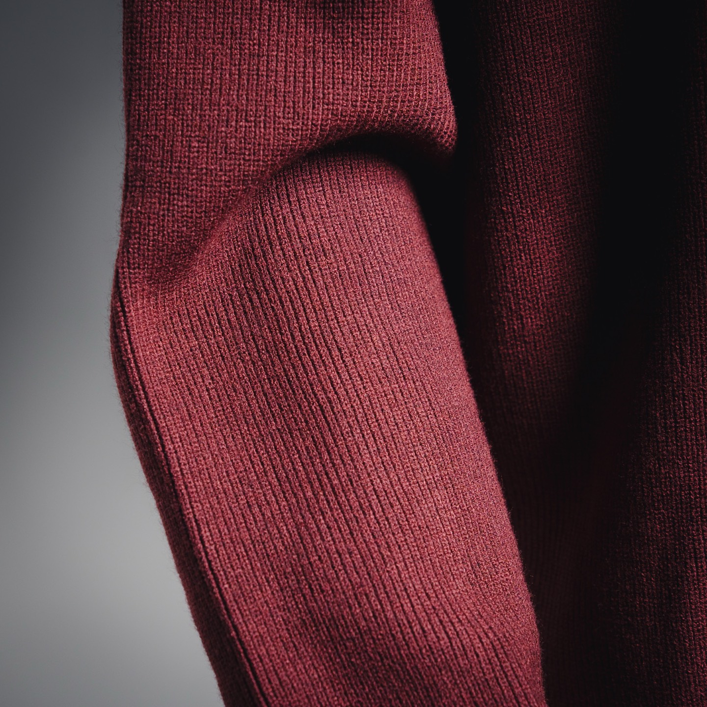 GUCCI古驰 25ss饰边嵌花长袖针织毛衣 Gucci 2025早春系列挚献多款经典风格单品红蓝拼接-莆田鞋,莆田鞋货源,高仿鞋,高仿鞋货源,安福档口,莆田高仿鞋,莆田鞋批发,高仿鞋批发,莆田高仿运动鞋,高仿运动鞋,莆田运动鞋 GUCCI古驰 25ss饰边嵌花长袖针织毛衣 Gucci 2025早春系列挚献多款经典风格单品红蓝拼接