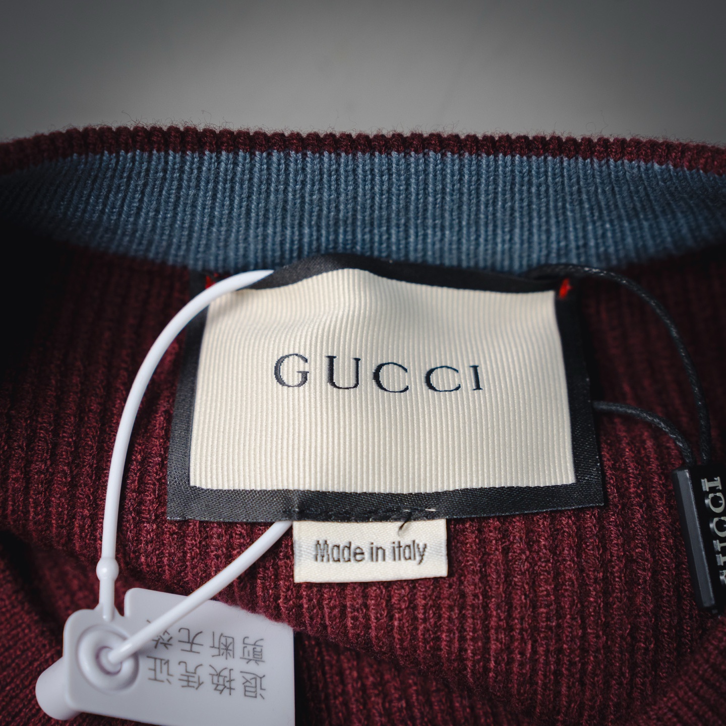 GUCCI古驰 25ss饰边嵌花长袖针织毛衣 Gucci 2025早春系列挚献多款经典风格单品红蓝拼接-莆田鞋,莆田鞋货源,高仿鞋,高仿鞋货源,安福档口,莆田高仿鞋,莆田鞋批发,高仿鞋批发,莆田高仿运动鞋,高仿运动鞋,莆田运动鞋 GUCCI古驰 25ss饰边嵌花长袖针织毛衣 Gucci 2025早春系列挚献多款经典风格单品红蓝拼接
