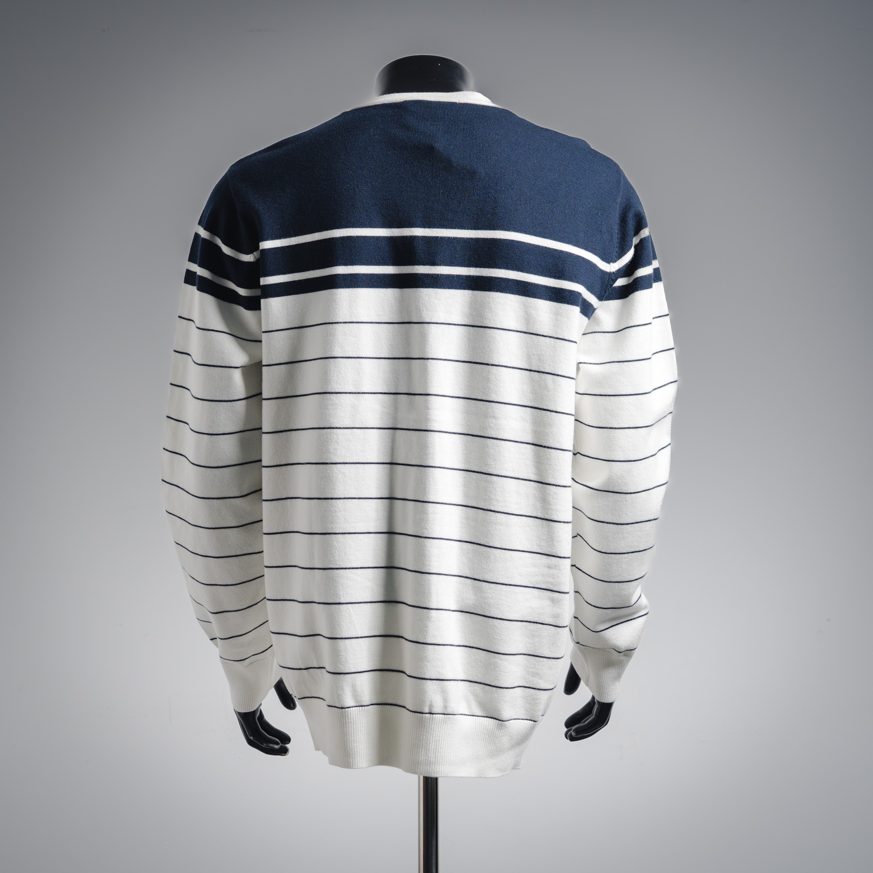 GUCCI古驰 SS25刺绣logo白色条纹V领针织衫毛衣 男女款 白色条纹-Chinese UA Cheap High Quatity Brand Clothes Bags handbags Sneakers wholesale wholesaler seller from China Factory suppliers Fashion Clothing Shoes best Quality Beautiful Price GUCCI古驰 SS25刺绣logo白色条纹V领针织衫毛衣 男女款 白色条纹