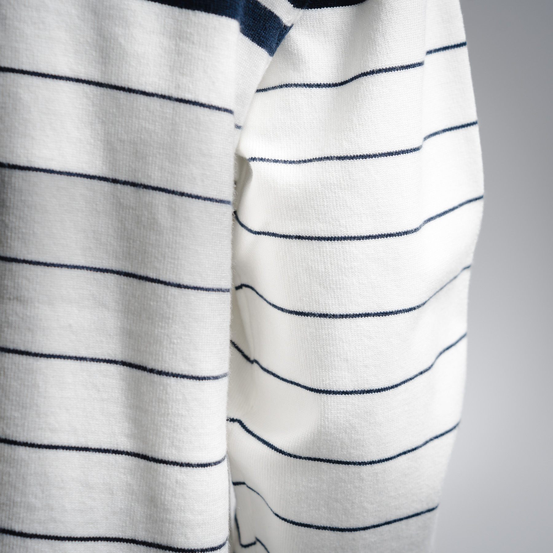 GUCCI古驰 SS25刺绣logo白色条纹V领针织衫毛衣 男女款 白色条纹-Chinese UA Cheap High Quatity Brand Clothes Bags handbags Sneakers wholesale wholesaler seller from China Factory suppliers Fashion Clothing Shoes best Quality Beautiful Price GUCCI古驰 SS25刺绣logo白色条纹V领针织衫毛衣 男女款 白色条纹