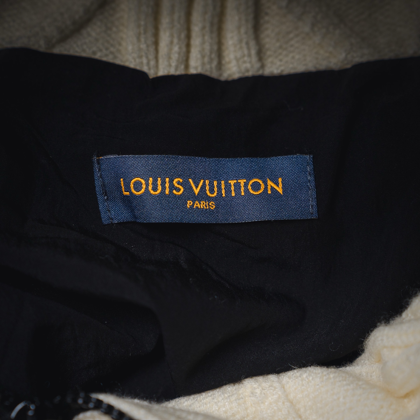 高版本 Louis Vuitton/路易威登25ss 绞花衣领拉链束腰夹克外套-Chinese UA Cheap High Quatity Brand Clothes Bags handbags Sneakers wholesale wholesaler seller from China Factory suppliers Fashion Clothing Shoes best Quality Beautiful Price 高版本 Louis Vuitton/路易威登25ss 绞花衣领拉链束腰夹克外套