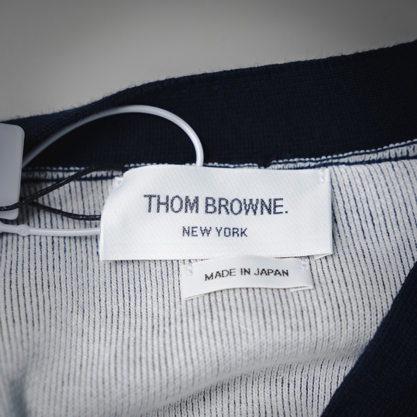 ThomBrowne TB 25ss后背菱格小狗开衫外套毛衣-Chinese UA Cheap High Quatity Brand Clothes Bags handbags Sneakers wholesale wholesaler seller from China Factory suppliers Fashion Clothing Shoes best Quality Beautiful Price ThomBrowne TB 25ss后背菱格小狗开衫外套毛衣