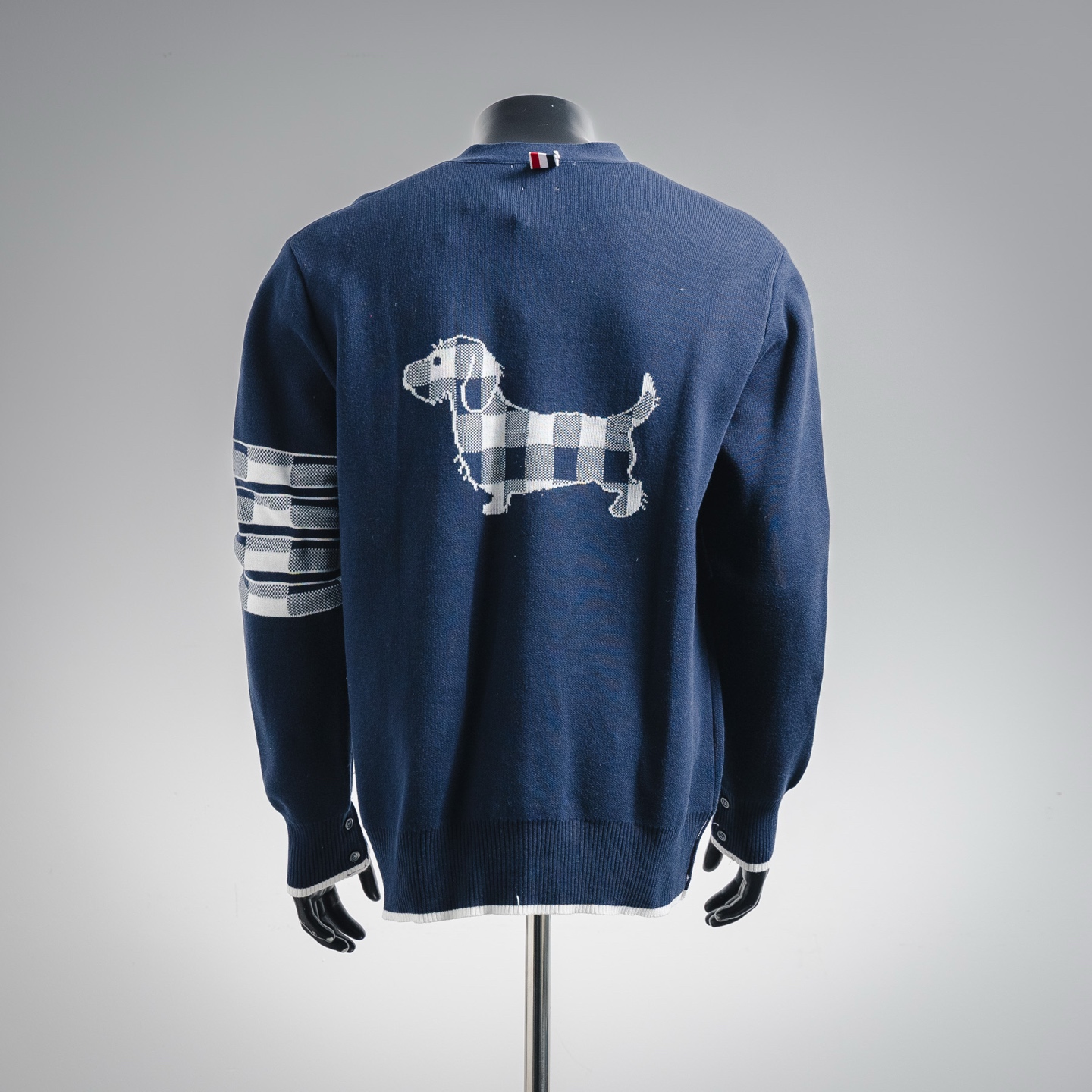 ThomBrowne TB 25ss后背菱格小狗开衫外套毛衣-Chinese UA Cheap High Quatity Brand Clothes Bags handbags Sneakers wholesale wholesaler seller from China Factory suppliers Fashion Clothing Shoes best Quality Beautiful Price ThomBrowne TB 25ss后背菱格小狗开衫外套毛衣