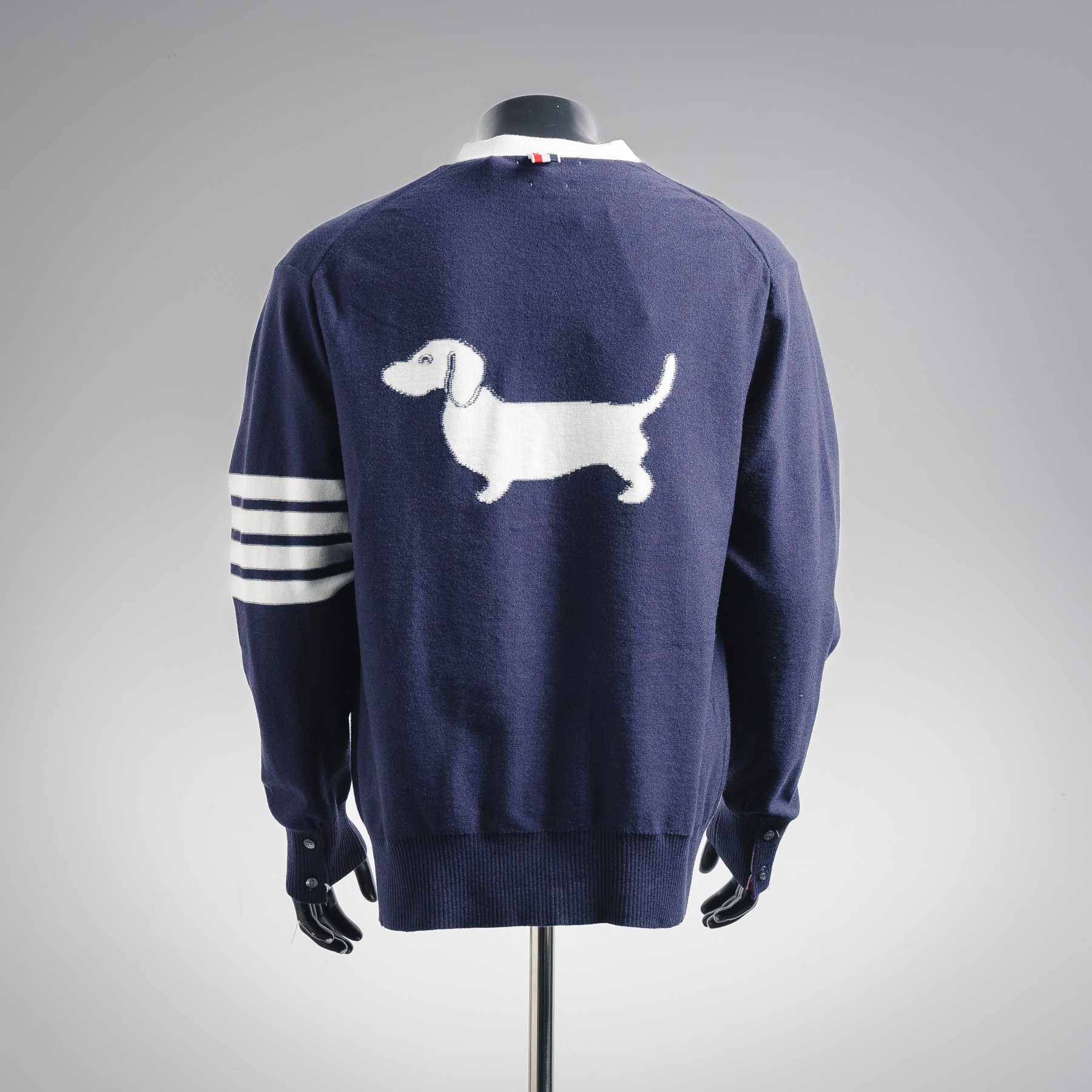 ThomBrowne TB 25ss小狗图案开衫外套毛衣-Chinese UA Cheap High Quatity Brand Clothes Bags handbags Sneakers wholesale wholesaler seller from China Factory suppliers Fashion Clothing Shoes best Quality Beautiful Price ThomBrowne TB 25ss小狗图案开衫外套毛衣