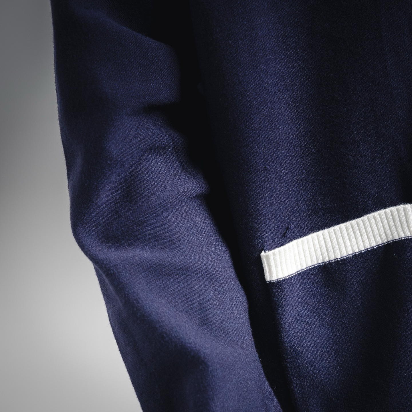 ThomBrowne TB 25ss小狗图案开衫外套毛衣-Chinese UA Cheap High Quatity Brand Clothes Bags handbags Sneakers wholesale wholesaler seller from China Factory suppliers Fashion Clothing Shoes best Quality Beautiful Price ThomBrowne TB 25ss小狗图案开衫外套毛衣