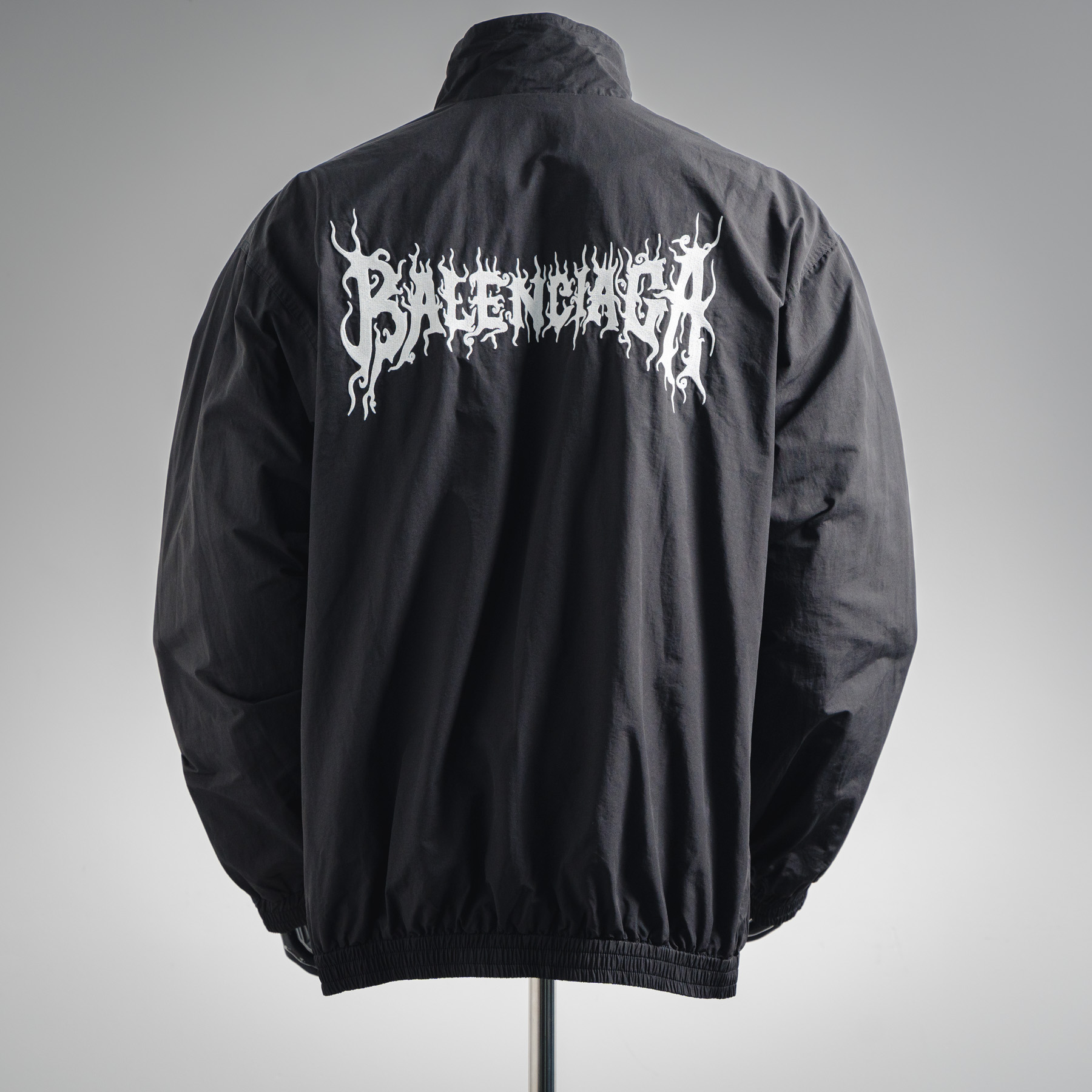 Balenciaga巴黎世家BLCG 25SS 龙年梵文后背字母刺绣府绸科技立领夹克外套