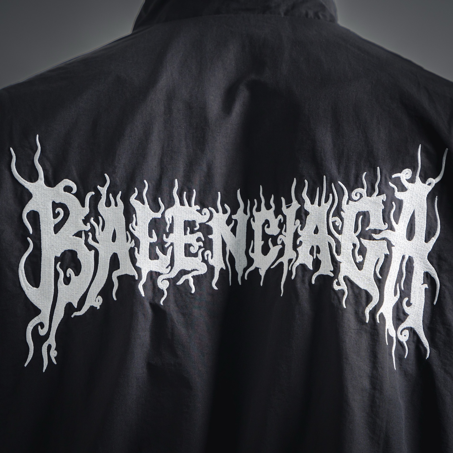 Balenciaga巴黎世家BLCG 25SS 龙年梵文后背字母刺绣府绸科技立领夹克外套