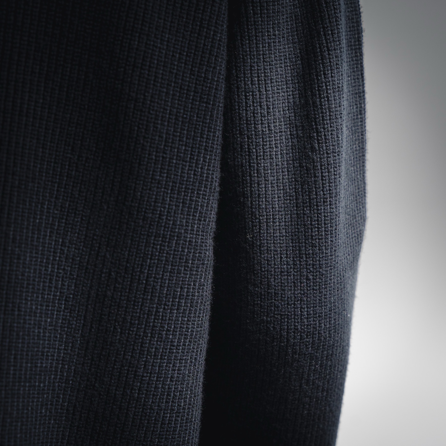 MaisonMargiela/马吉拉 25ss Mm6四角标识圆领针织毛衣 黑色 暖白