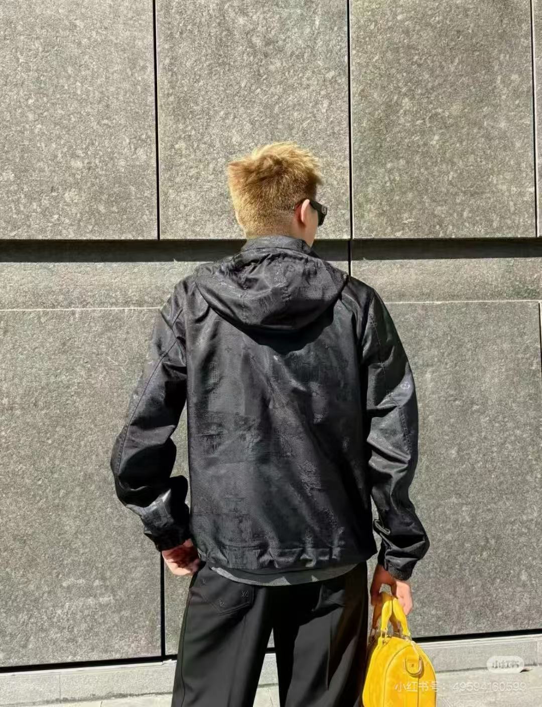 Louis Vuitton LV路易威登25ss遛狗暗纹提花外套
 上身效果#