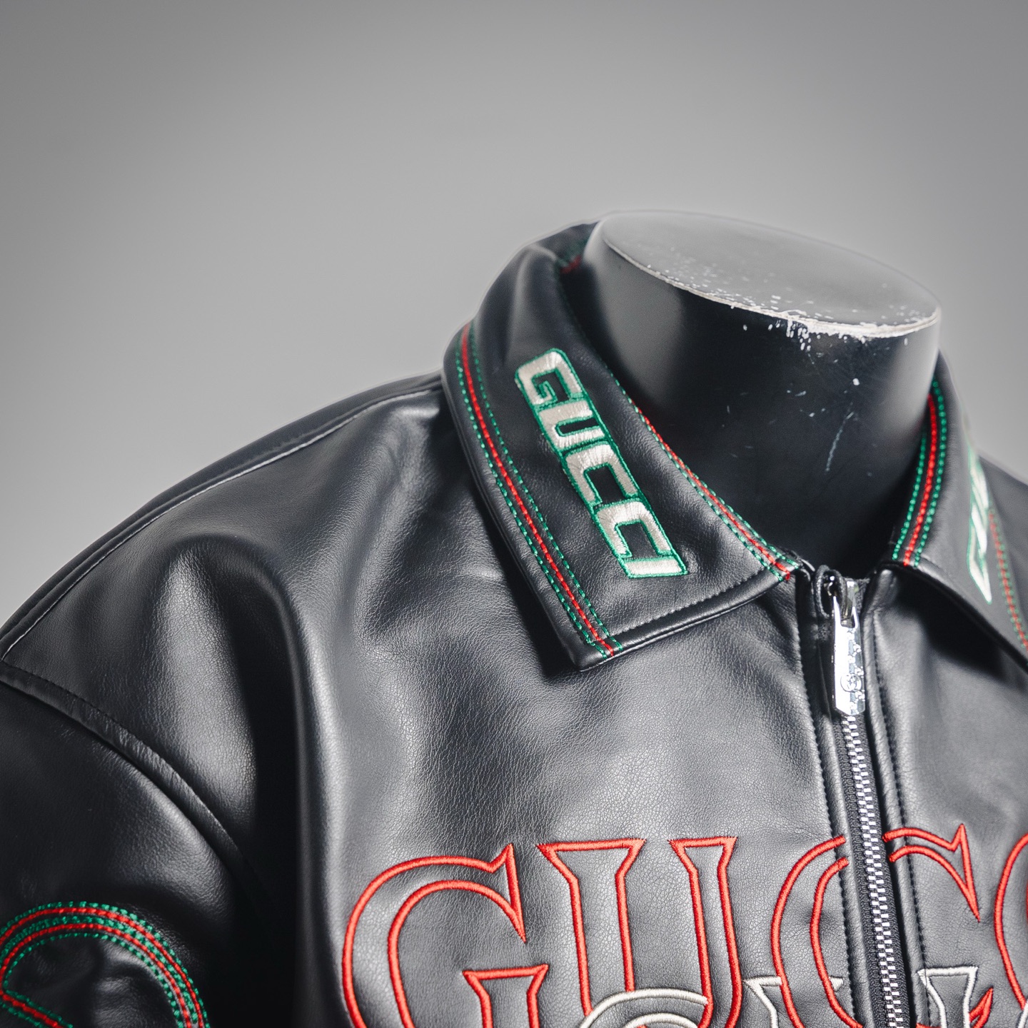 Gucci 古驰 胸前logo皮衣夹克外套 衣领大logo字母刺绣