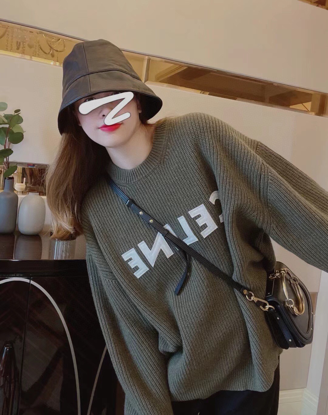 Celine赛琳 23ss胸口贴布Logo圆领毛衣 上身集合