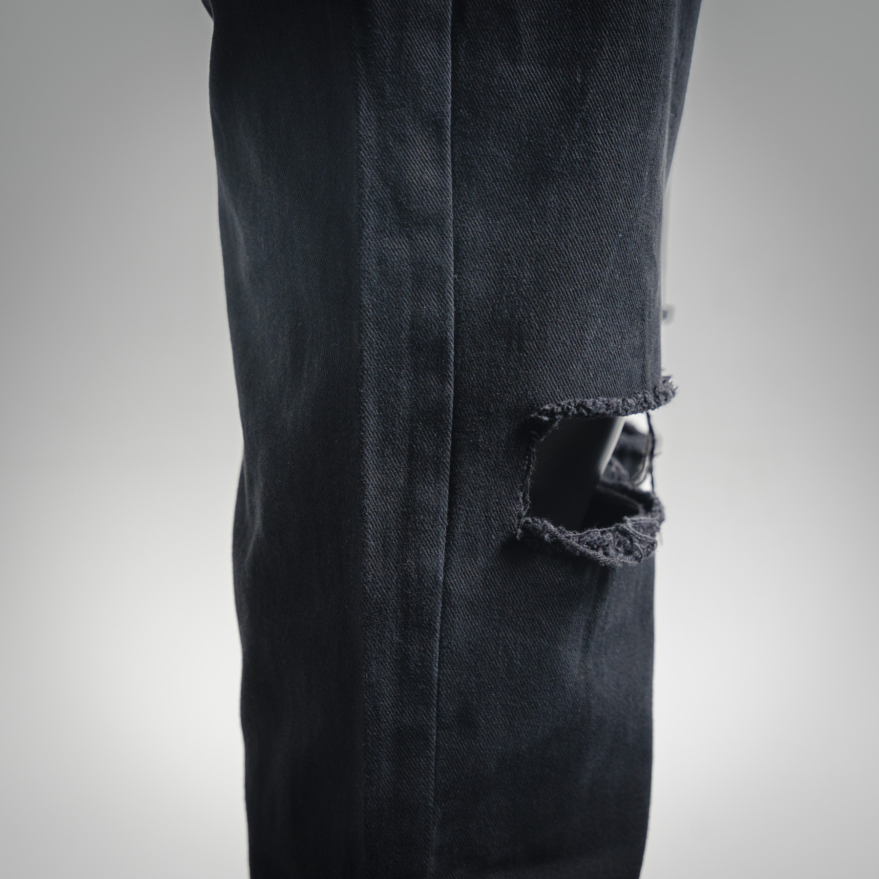 Balenciaga 巴黎世家 BLCG24SS 刀割破洞牛仔长裤 高版本Balenciaga24ss早秋纯色黑牛仔长裤 加厚中腰破洞直筒牛仔长裤