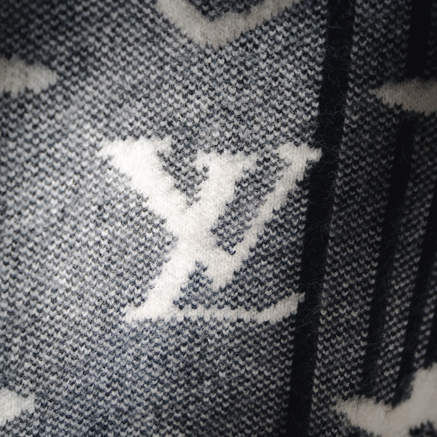 Louis Vuitton 路易威登25ss 老花满印条纹渐变 logo马海毛针织提花开衫外套毛衣