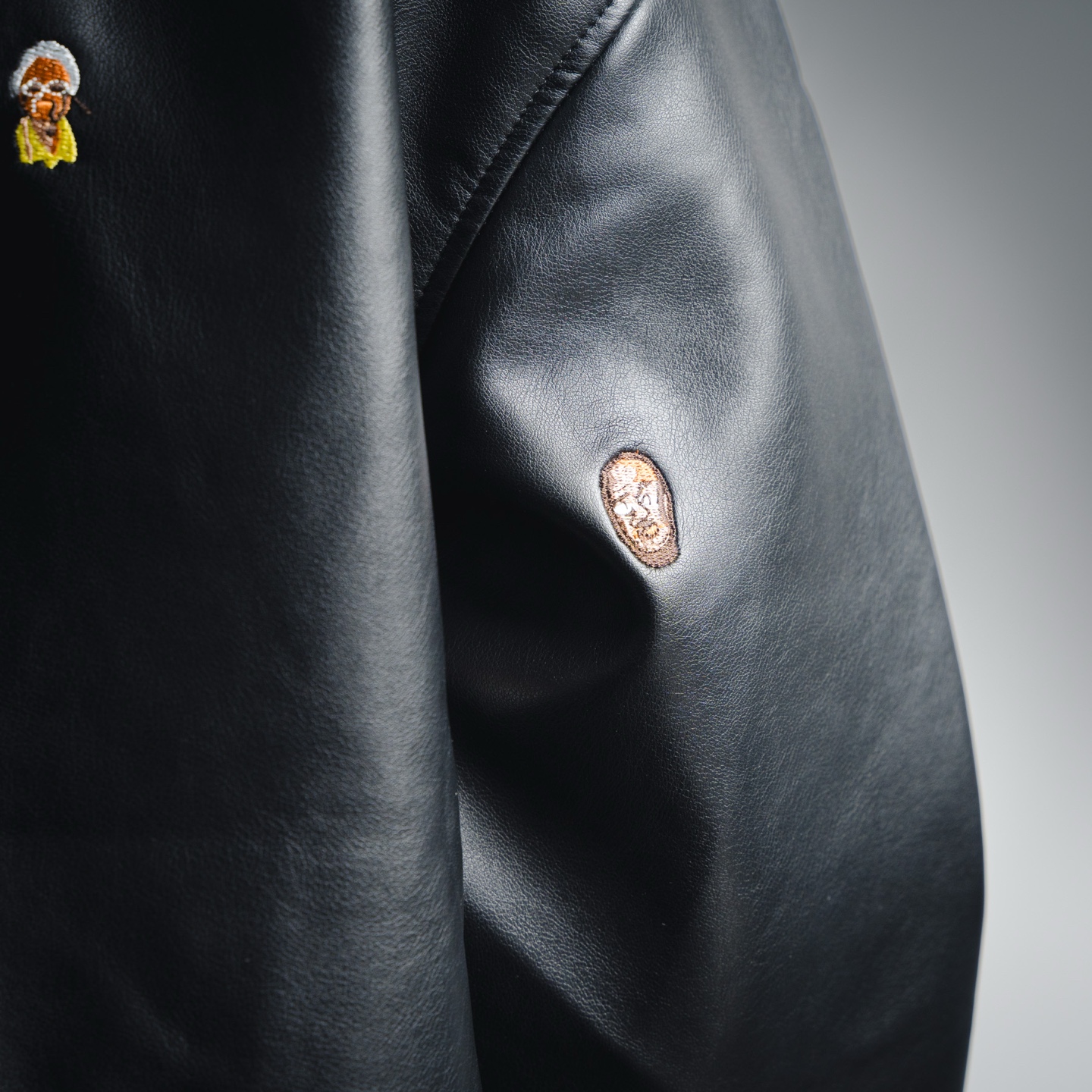 LOUIS VUITTON LV 25ss 刺绣Logo动漫皮衣外套