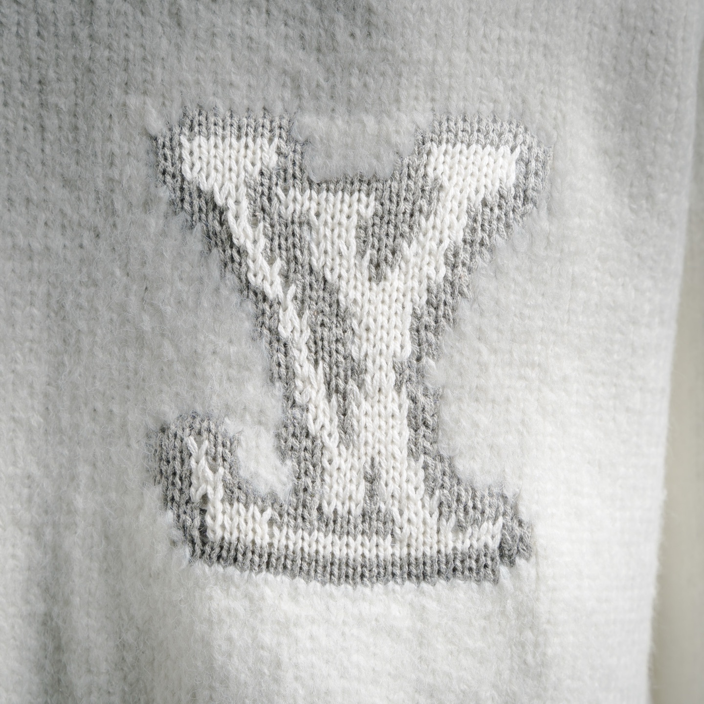 Louis Vuitton 路易威登 25SS 镜像Logo嵌花毛衣 米白色