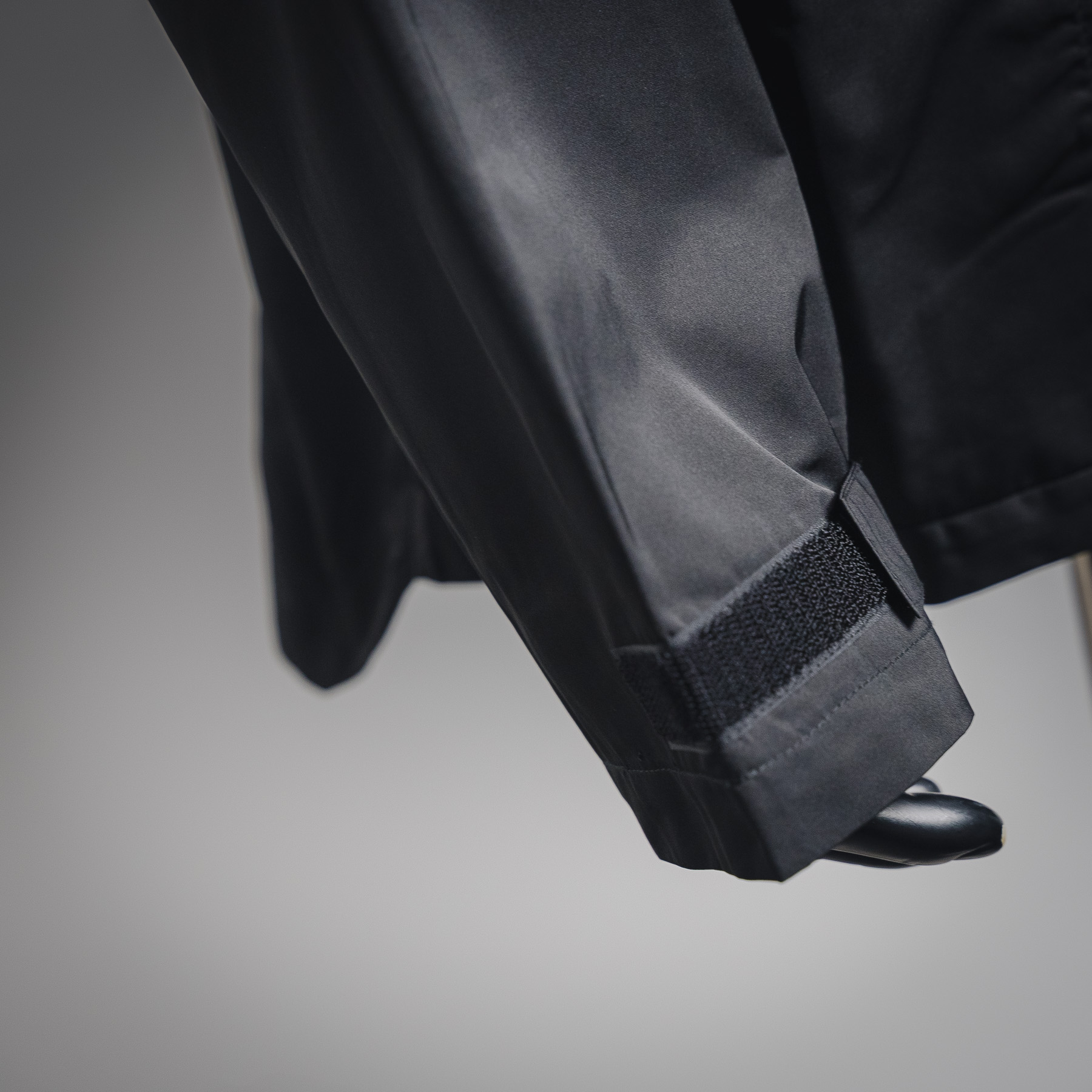 Balenciaga巴黎世家BLCG 23ss恶搞3Bsporty黑色夹克冲锋衣外套 黑色