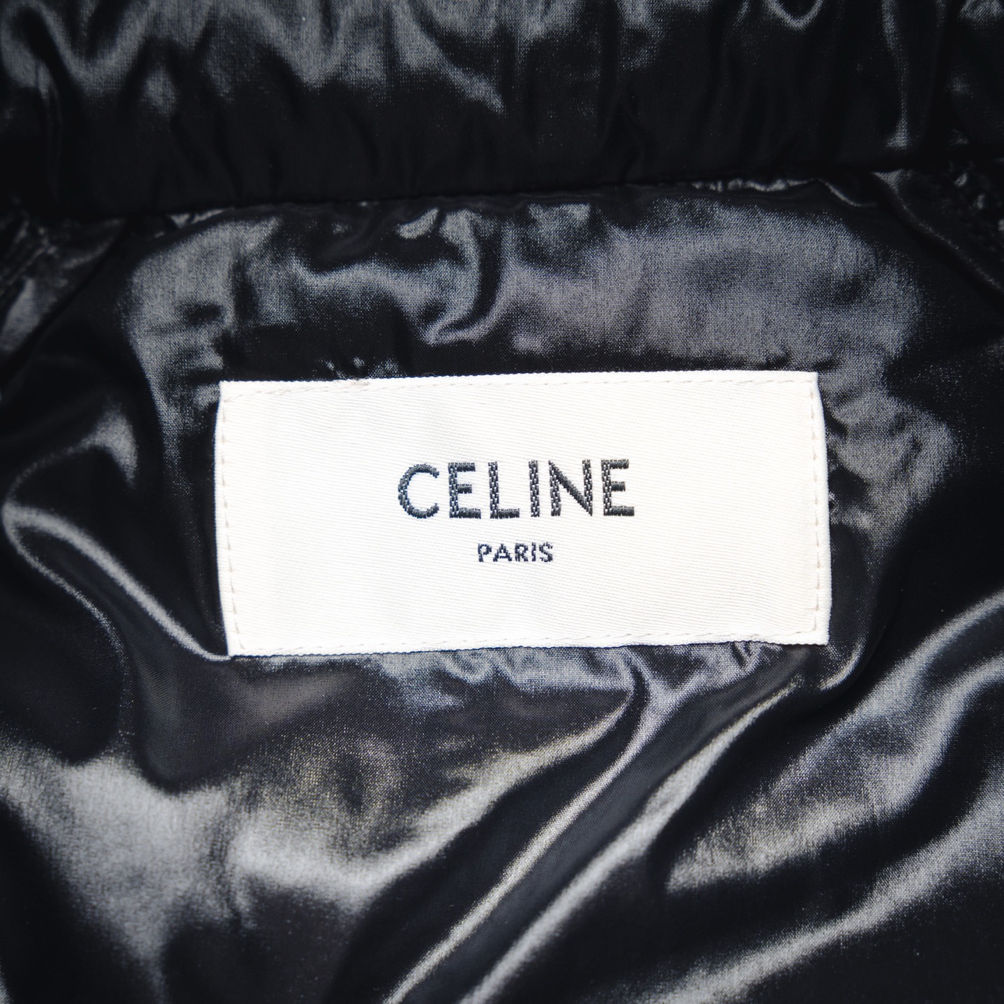 Celine赛琳CE 23FW 后背大字母logo 印花中长款羽绒服外套