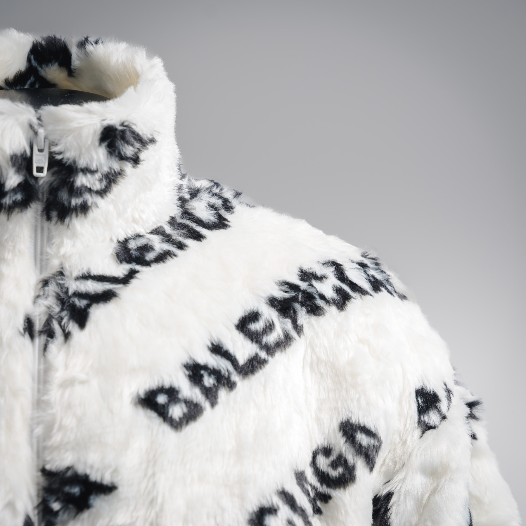 BALENCIAGA/巴黎世家BLCG 兔毛加厚满LOGO外套