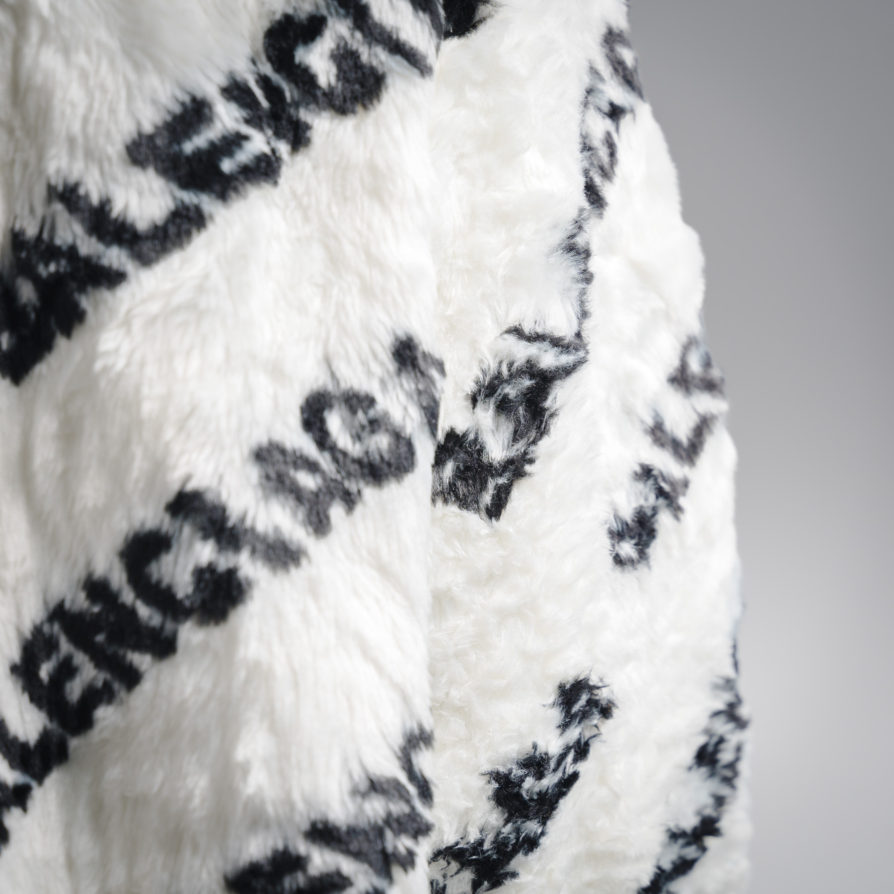 BALENCIAGA/巴黎世家BLCG 兔毛加厚满LOGO外套