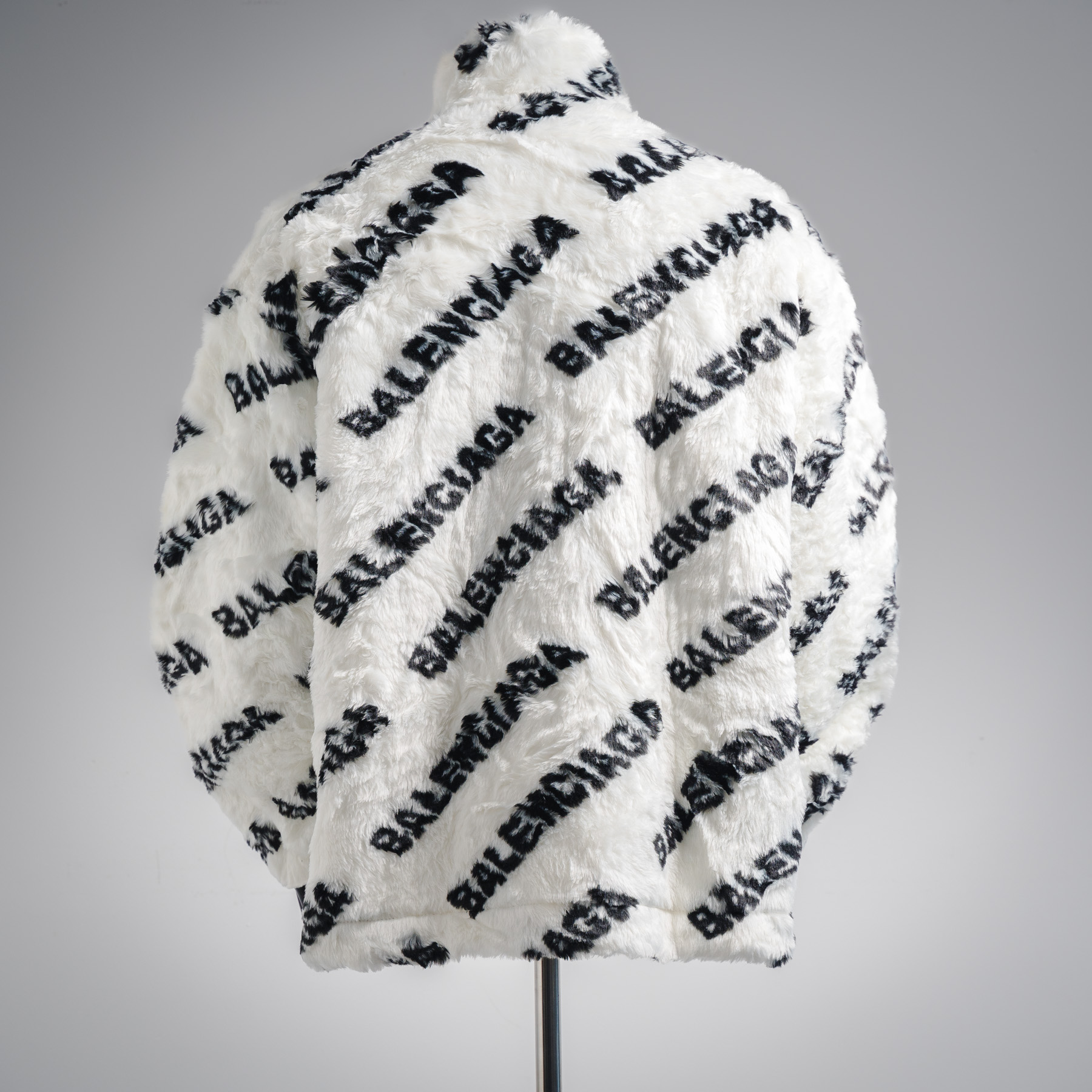 BALENCIAGA/巴黎世家BLCG 兔毛加厚满LOGO外套