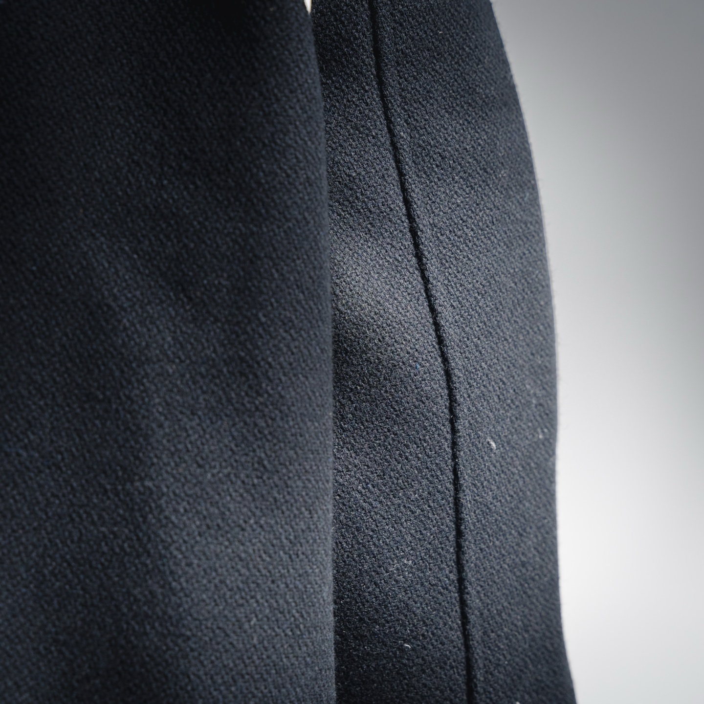 本地自取💰360 Saint Laurent Paris 圣罗兰 YSL经典款拼皮黑白棒球领夹克外套 原版1:1开发全网最高版本 耗时2个月订制纯羊毛呢料、提花罗纹(普通机器根本做不到这提花效果) ,版型超帅气,拼皮位置非常讲究车位技术,整件衣服好不好看就要看这位置啦 size:46 48 50 52(S-XL)