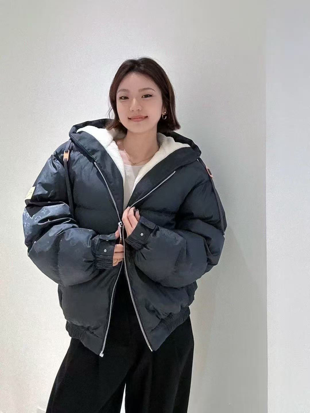 Louis Vuitton/路易威登25ss SKI滑雪系列 暗纹袖章连帽羽绒服 上身集合