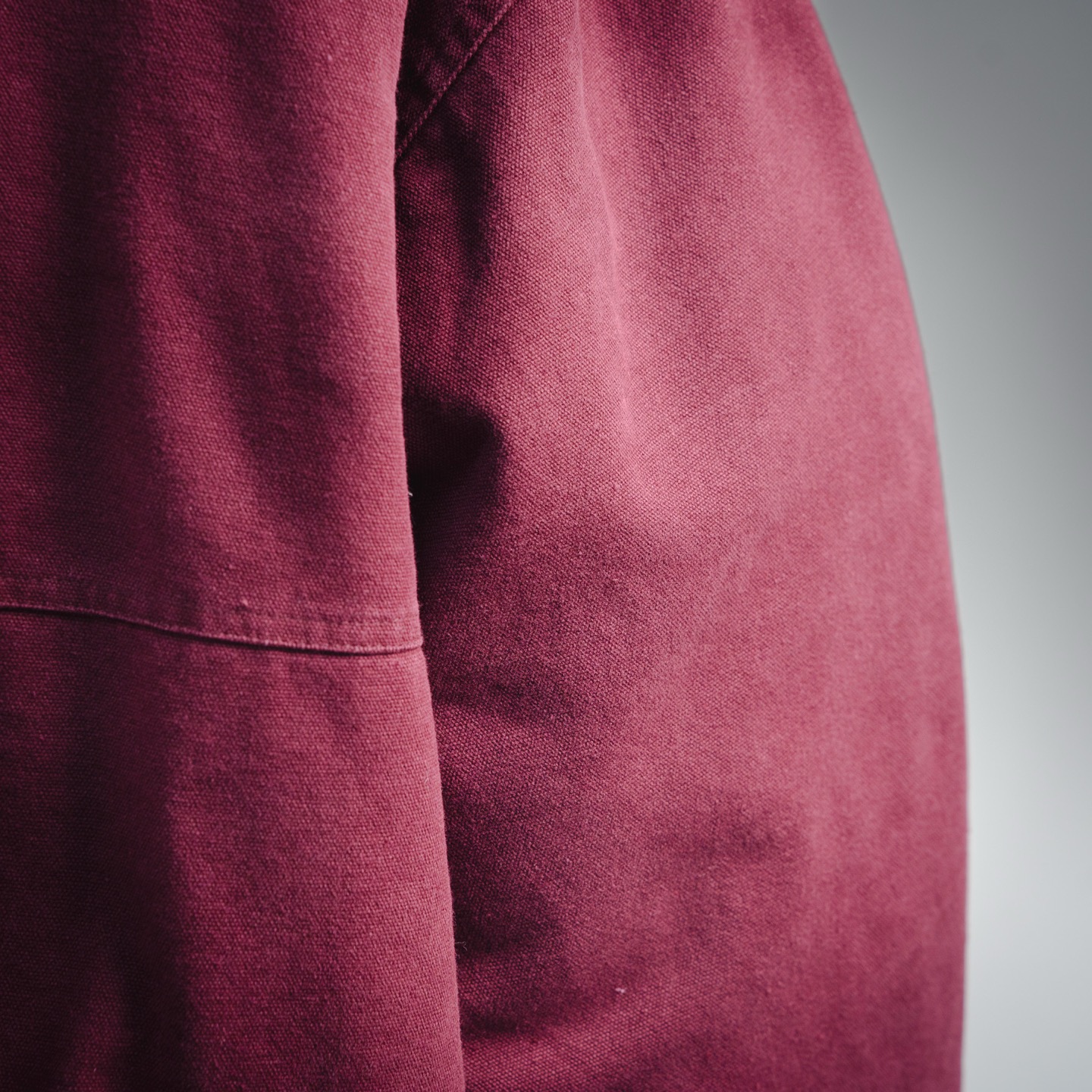 本地自取💰320
Stussy斯图西 水洗做旧字母刺绣黑8 连帽工装棉服外套
在售3499,水洗做旧面料,原版色泽,内里加棉,胸口字母刺绣➕黑8台球刺绣logo
全套原版三标辅料齐全
美式复古的不二选择
CANVAS INSULATED WORK JAET
绗缝的缎面内里 100%纯棉
ykk金属拉链 有伸缩性的袖口·下摆
绣在左胸的字体 八球图形 ,原版开发 打版,所有辅料对版
颜色:紫色 黑色
尺码:S-XL