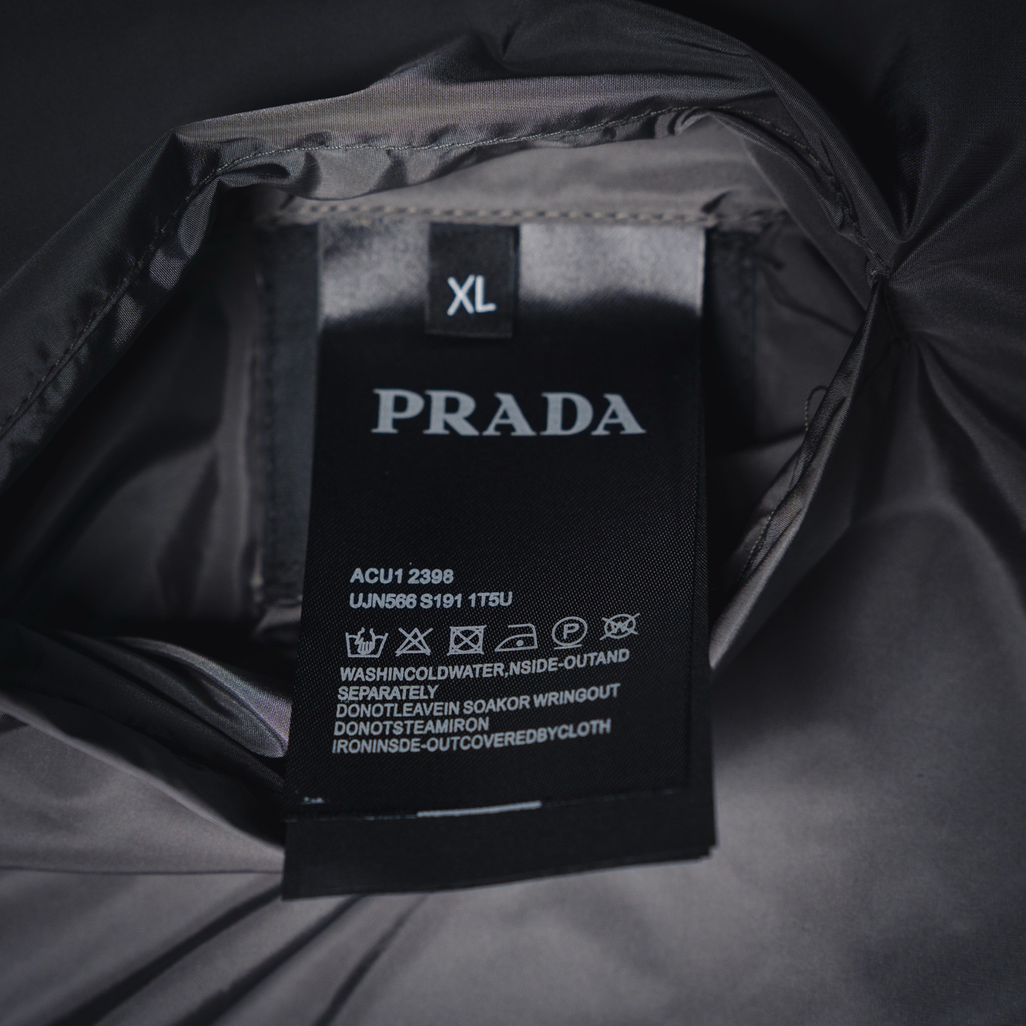 双面穿 Prada/普拉达2025新款手臂手袋双面夹克外套