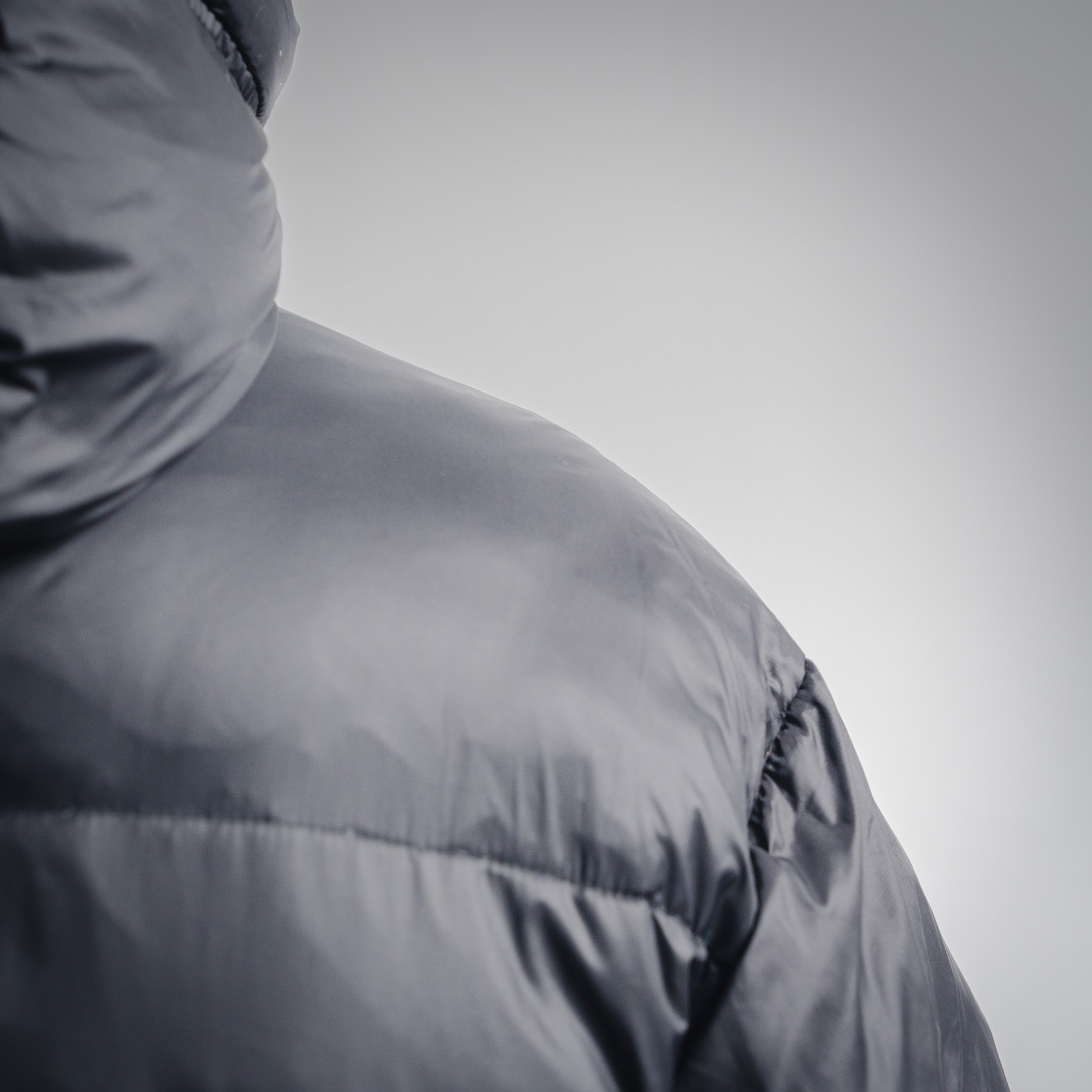 本地自取💰500
Stussy斯图西 Micro Ripstop Down Parka纯色拉链连帽羽绒服
Stussy 男女同款羽绒服 巨蓬松巨保暖巨好看~ 得物在售5000+
采用新国标90白鸭绒填充 充绒高达650克 均匀饱满 蓬松度拉满 定制五金辅料细节 面料压光压皱防钻绒 胸前LOGO印花不掉色 原版开发 还原一致
黑粉为22FW爆款 一货难求 ,黑灰色为23FW新款配色,今年最火面包服 两色都超级好看 搭配情侣装无敌 保暖程度强过大鹅蒙口 东北零下30度无压力
-颜色:黑粉/黑灰
-尺码:S-XL