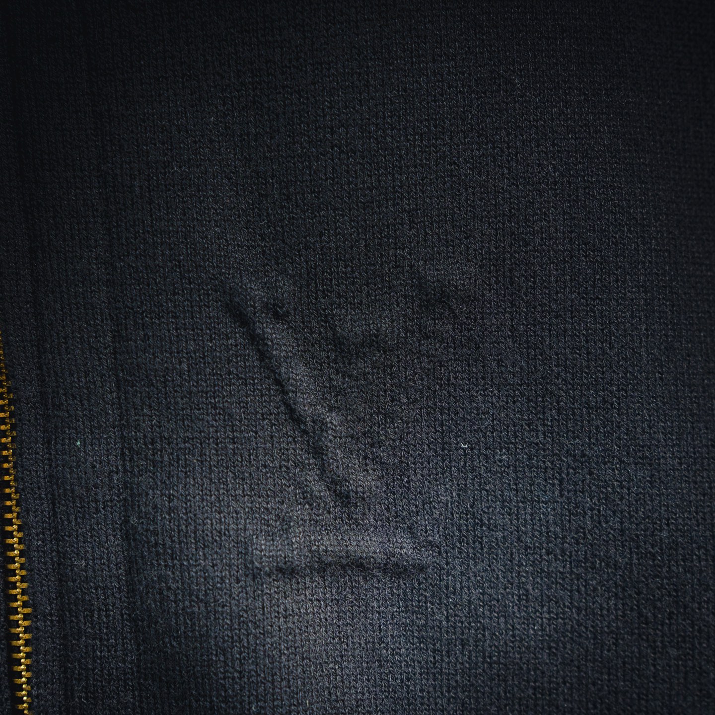 Louis vuitton 路易威登 浮雕压花翻领针织拉链外套 黑色