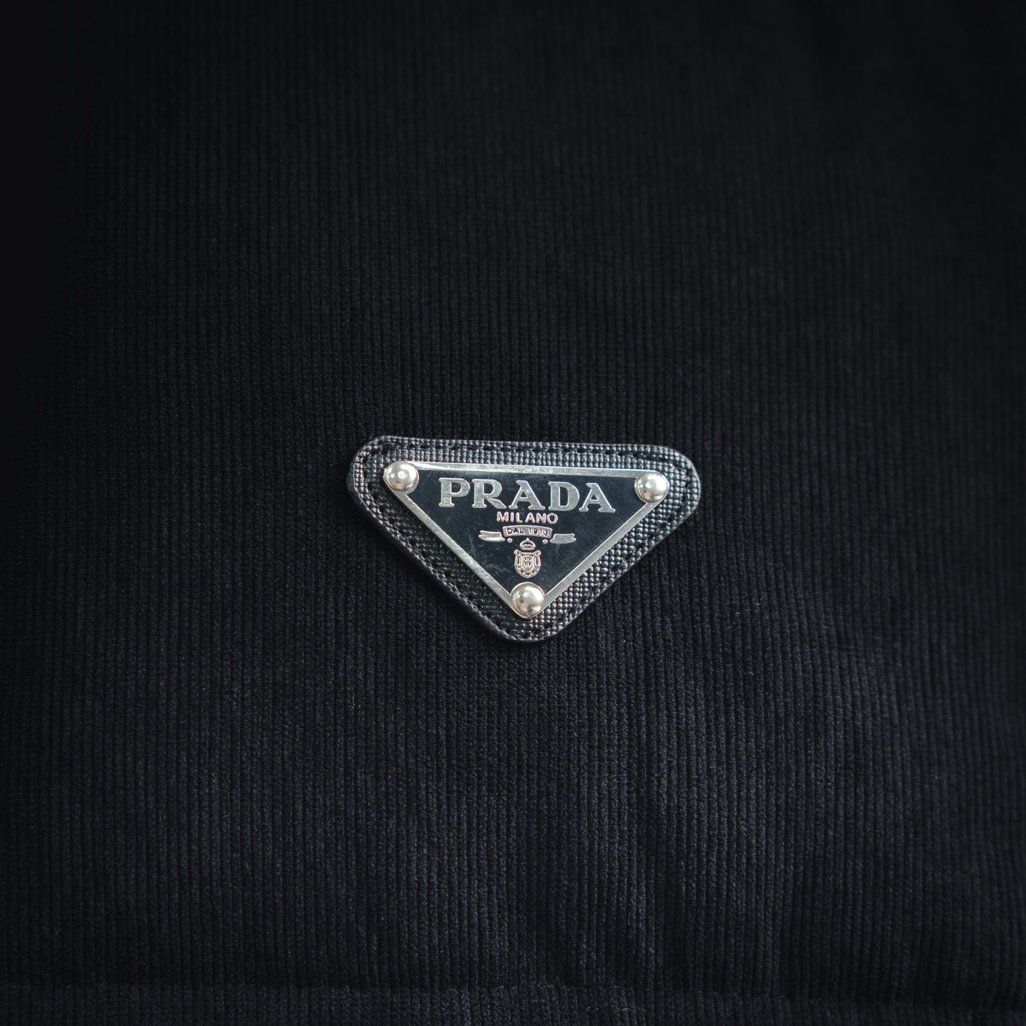 Prada普拉达25ss新款三角标灯芯可拆卸羽绒服