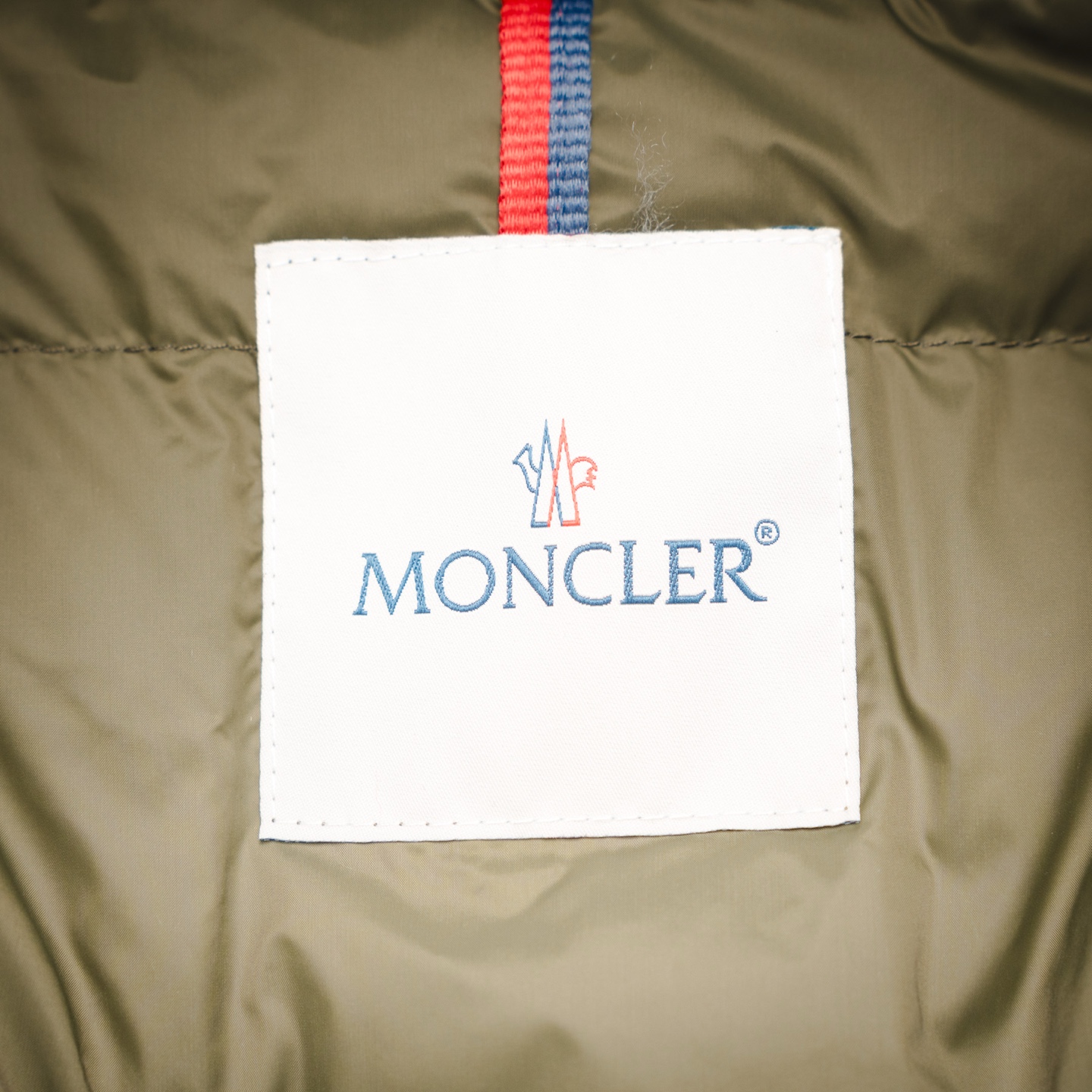 Moncler Epine蒙口短身立领夹克羽绒外套