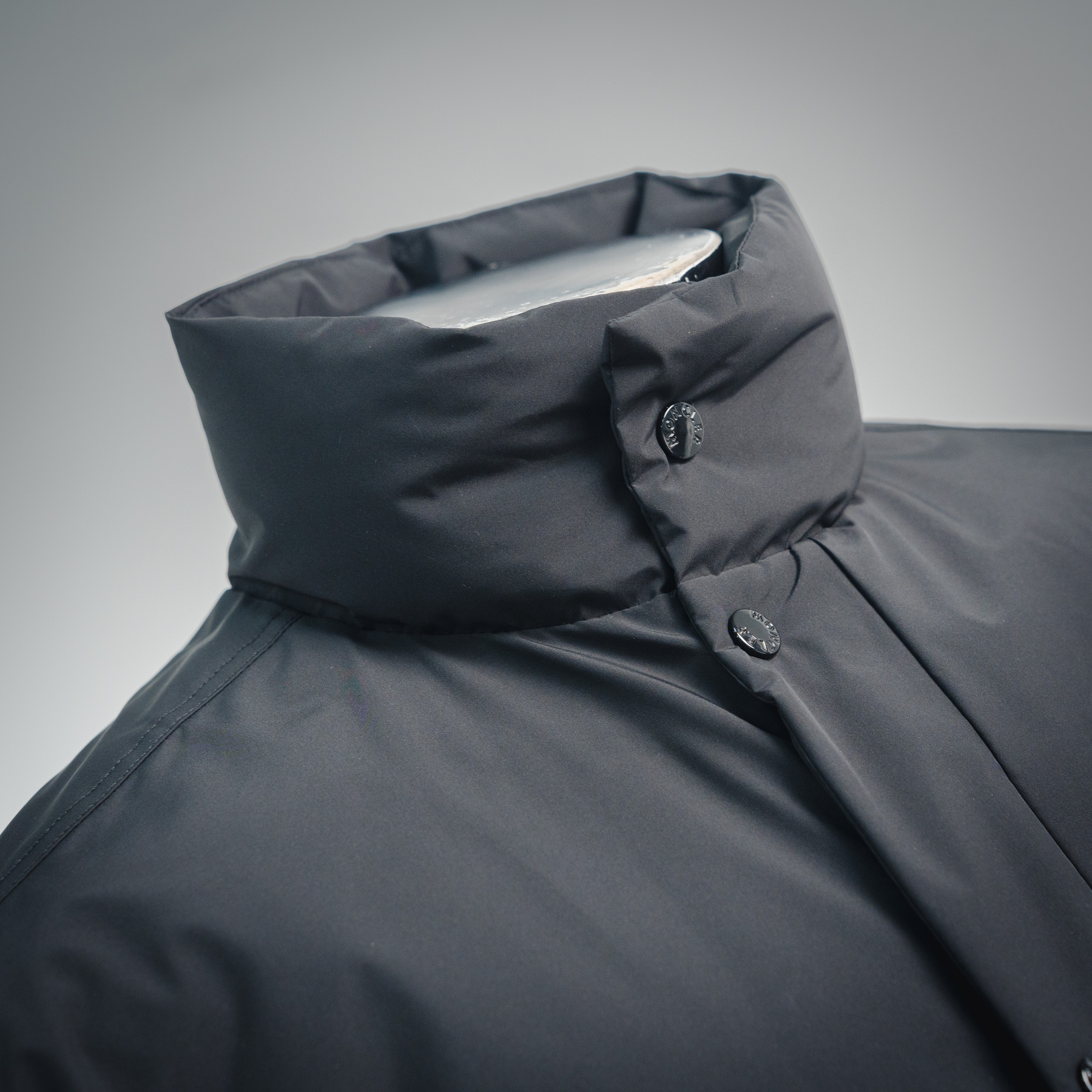 Moncler Epine蒙口短身立领夹克羽绒外套