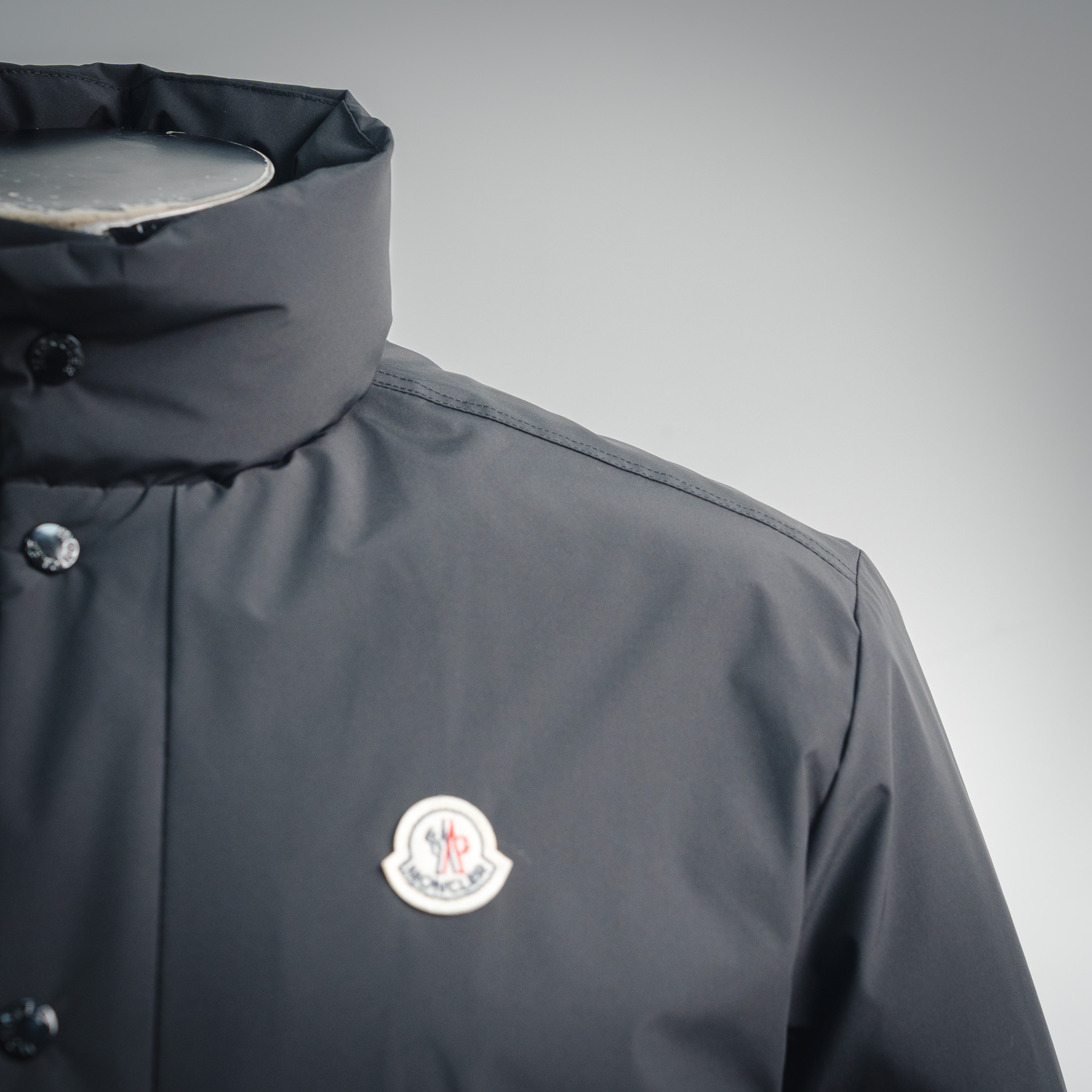 Moncler Epine蒙口短身立领夹克羽绒外套