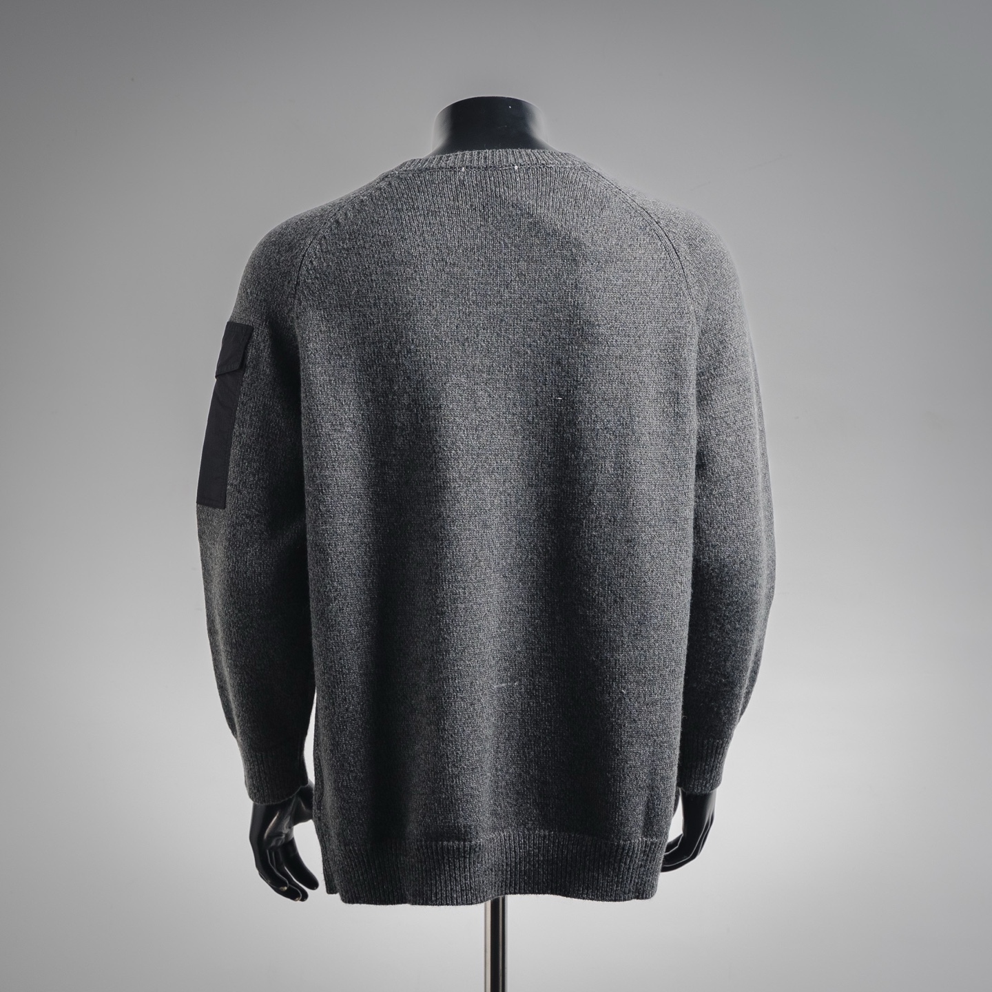 MONCLER蒙口25ss手臂口袋圆领毛衣
