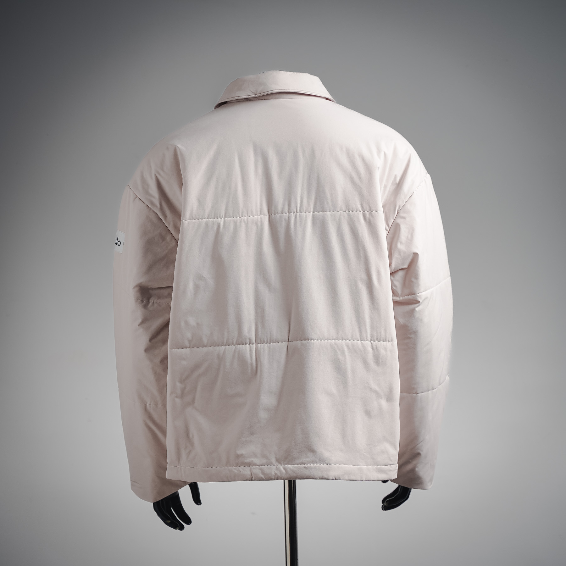 本地自取💰280
𝐀𝐥𝐨 𝐘𝐨𝐠𝐚 翻领工装口袋款羽绒棉服

-

北美断货王🤞🏻
𝐀𝐥𝐨这款太戳我
版型宽松但不臃肿 保暖性拉满
细节也很在线 袖口的小标低调有质感
没人能拒绝这种软乎乎的棉服

𝐒𝐢𝐳𝐞 : 𝐗𝐒 - 2𝐗𝐋