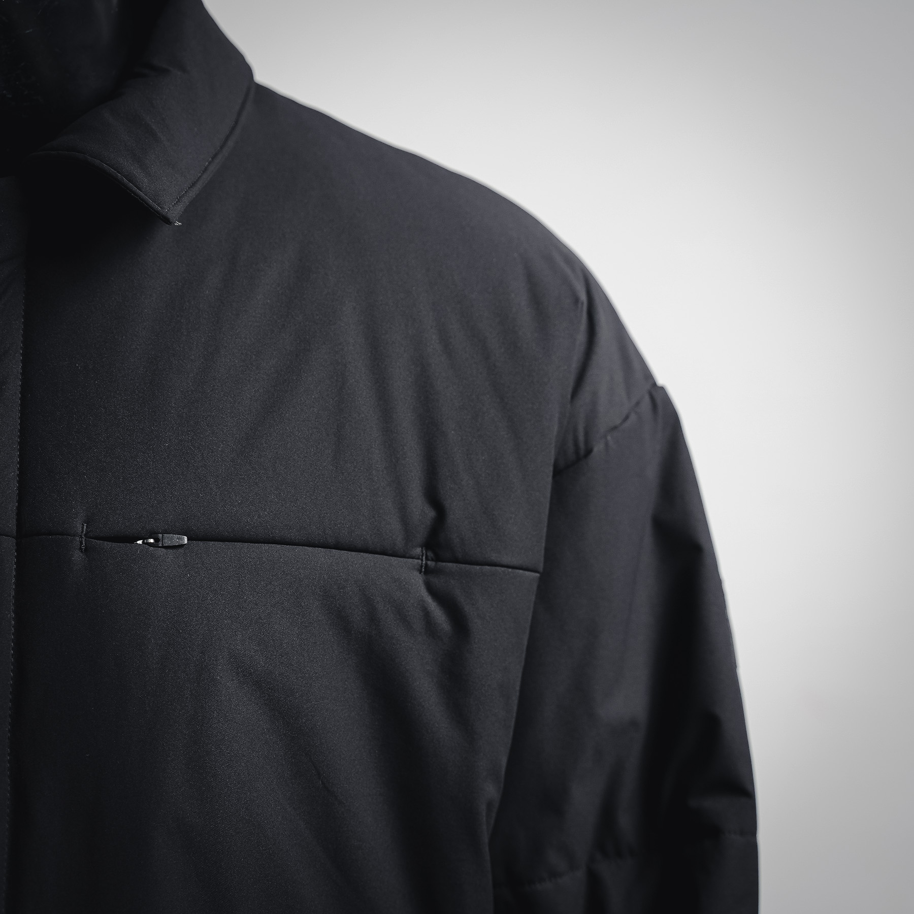 本地自取💰280
𝐀𝐥𝐨 𝐘𝐨𝐠𝐚 翻领工装口袋款羽绒棉服

-

北美断货王🤞🏻
𝐀𝐥𝐨这款太戳我
版型宽松但不臃肿 保暖性拉满
细节也很在线 袖口的小标低调有质感
没人能拒绝这种软乎乎的棉服

𝐒𝐢𝐳𝐞 : 𝐗𝐒 - 2𝐗𝐋