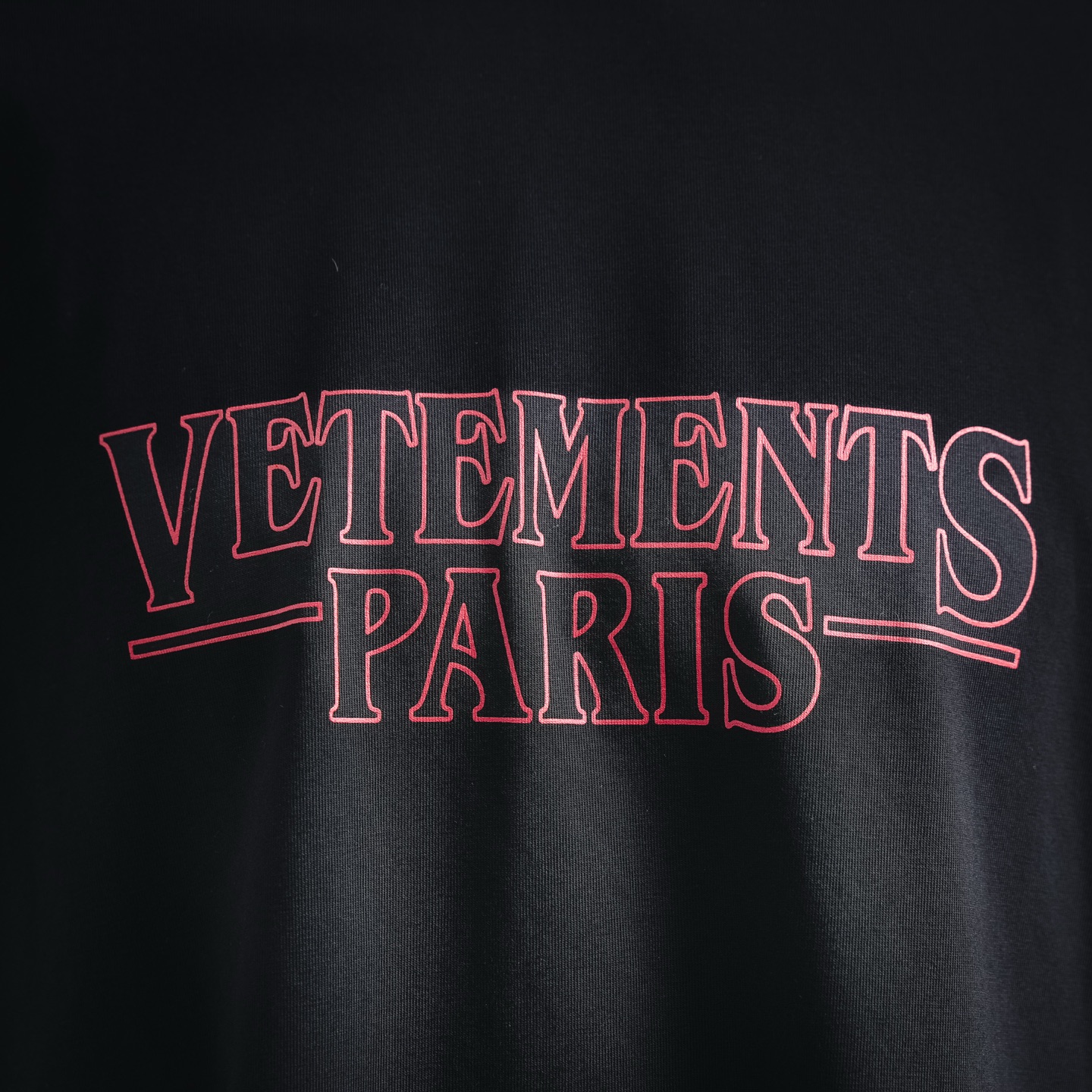 VETEMENTS维特萌 VTM风格镂空字母标语logo短袖T恤