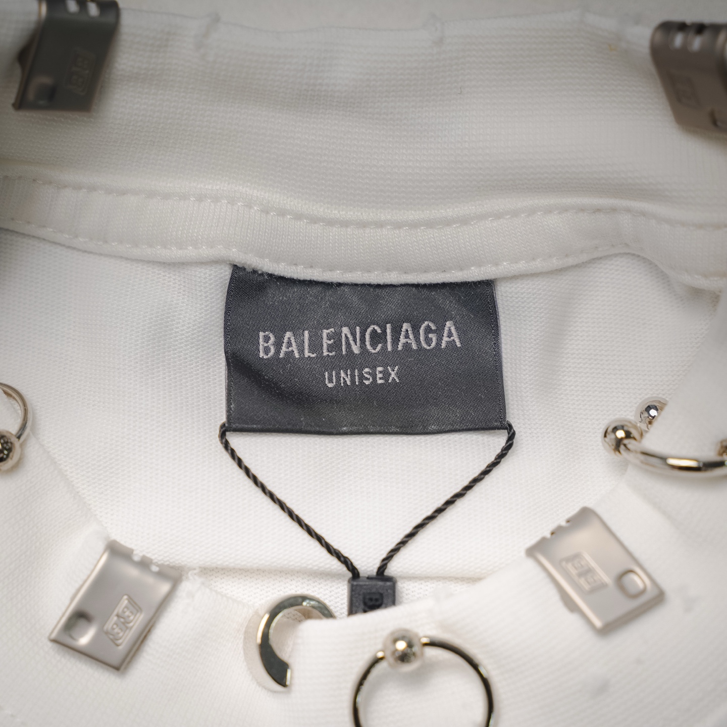 Balenciagag巴黎世家 穿孔穿钉短袖T恤