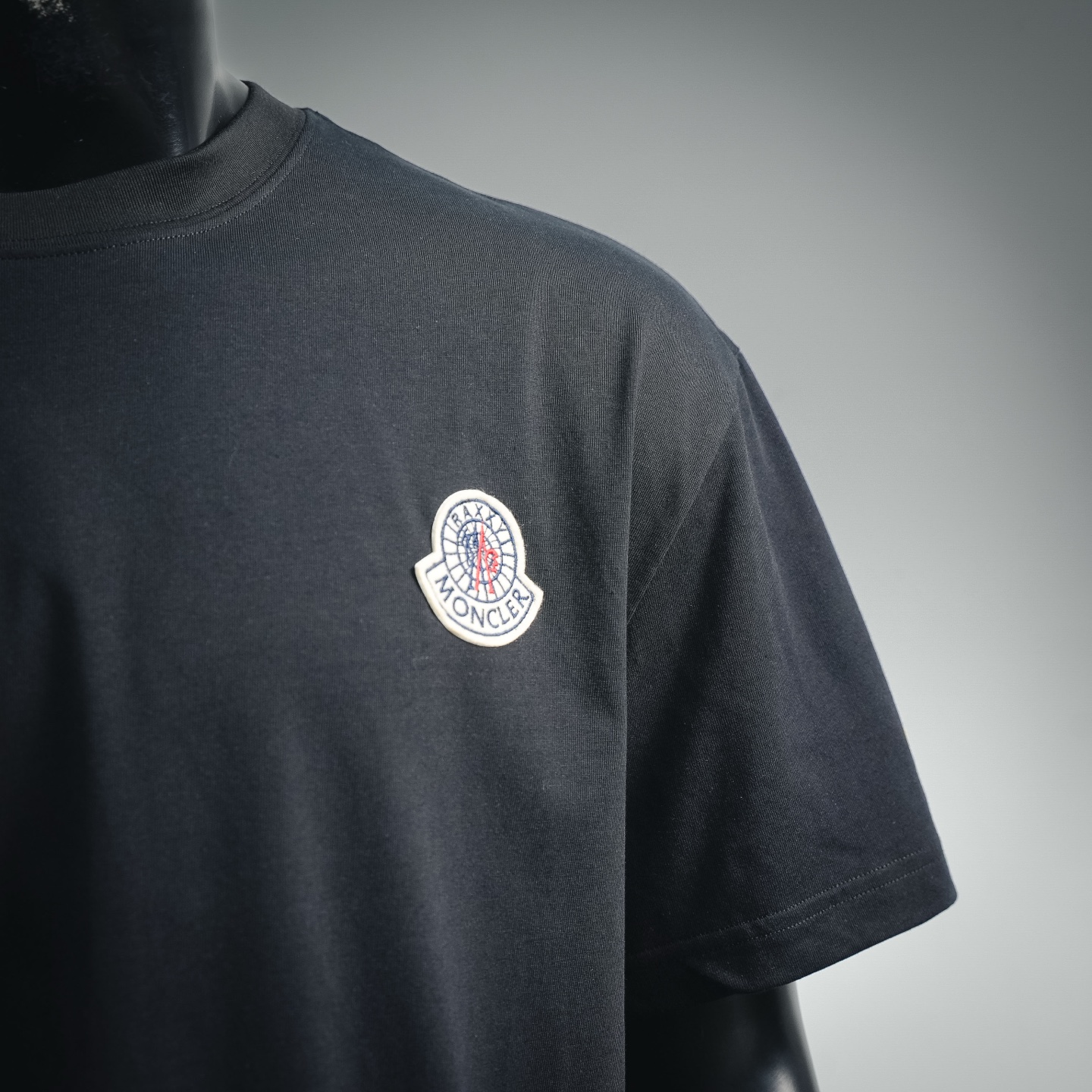 Moncler/蒙口 胸口刺绣徽标logo短袖T恤