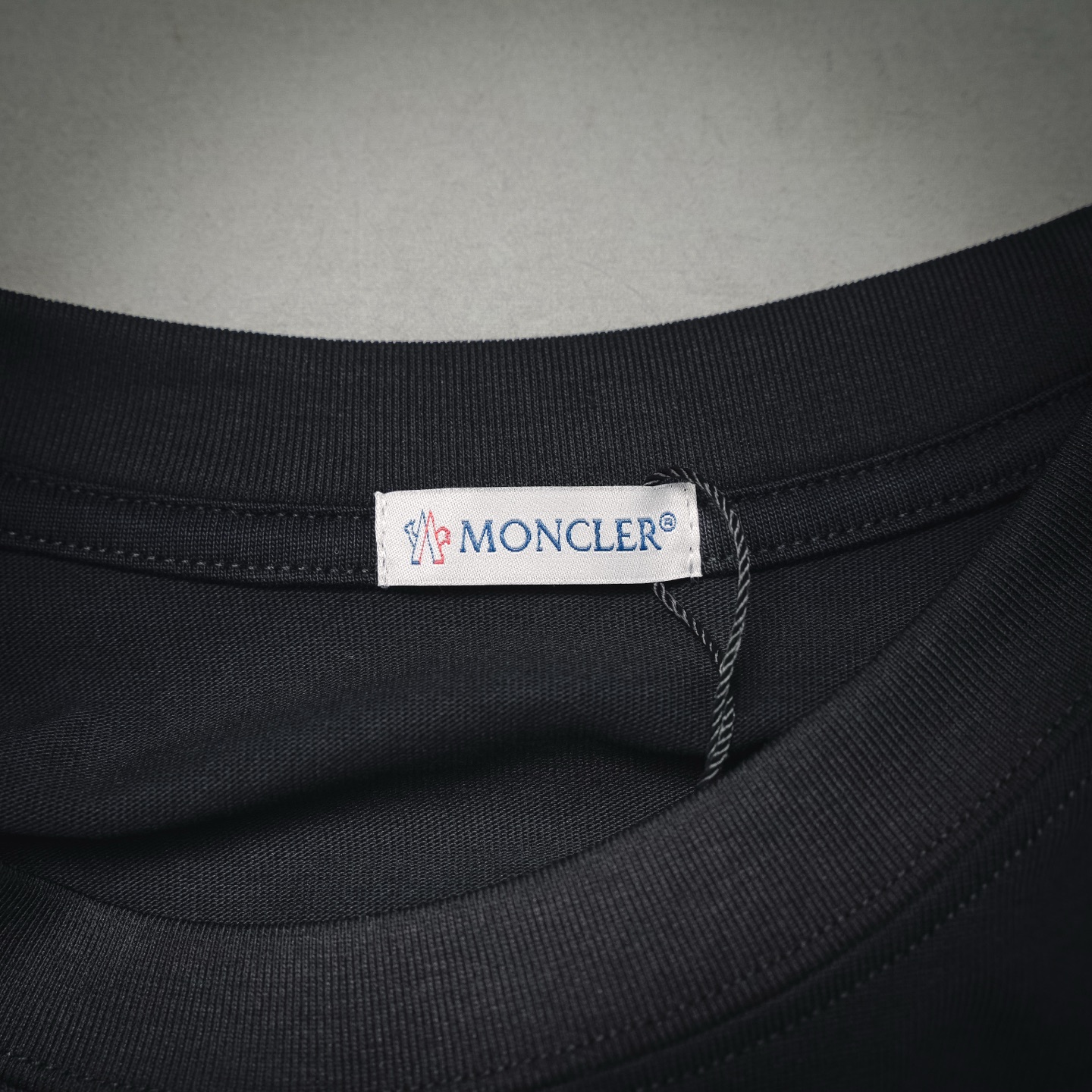 Moncler/蒙口 25ss 重叠logo印花短袖