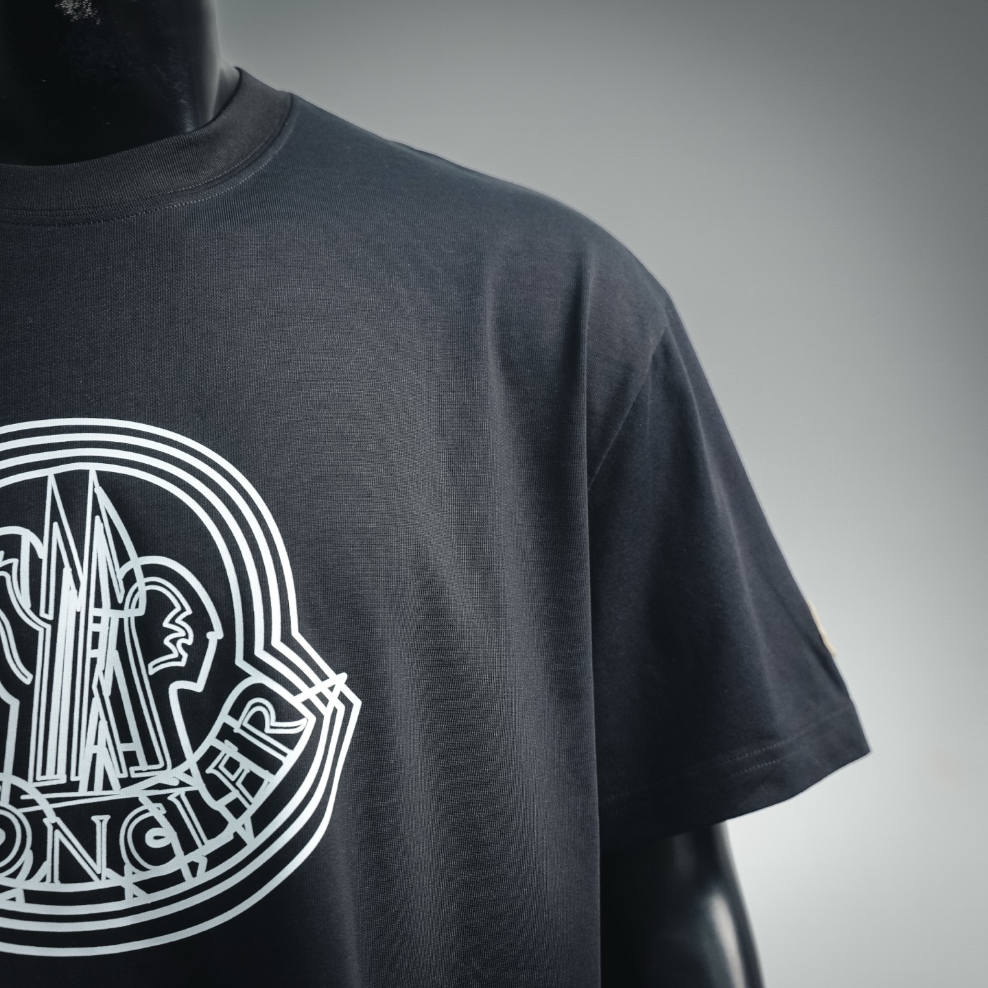 Moncler/蒙口 25ss 重叠logo印花短袖