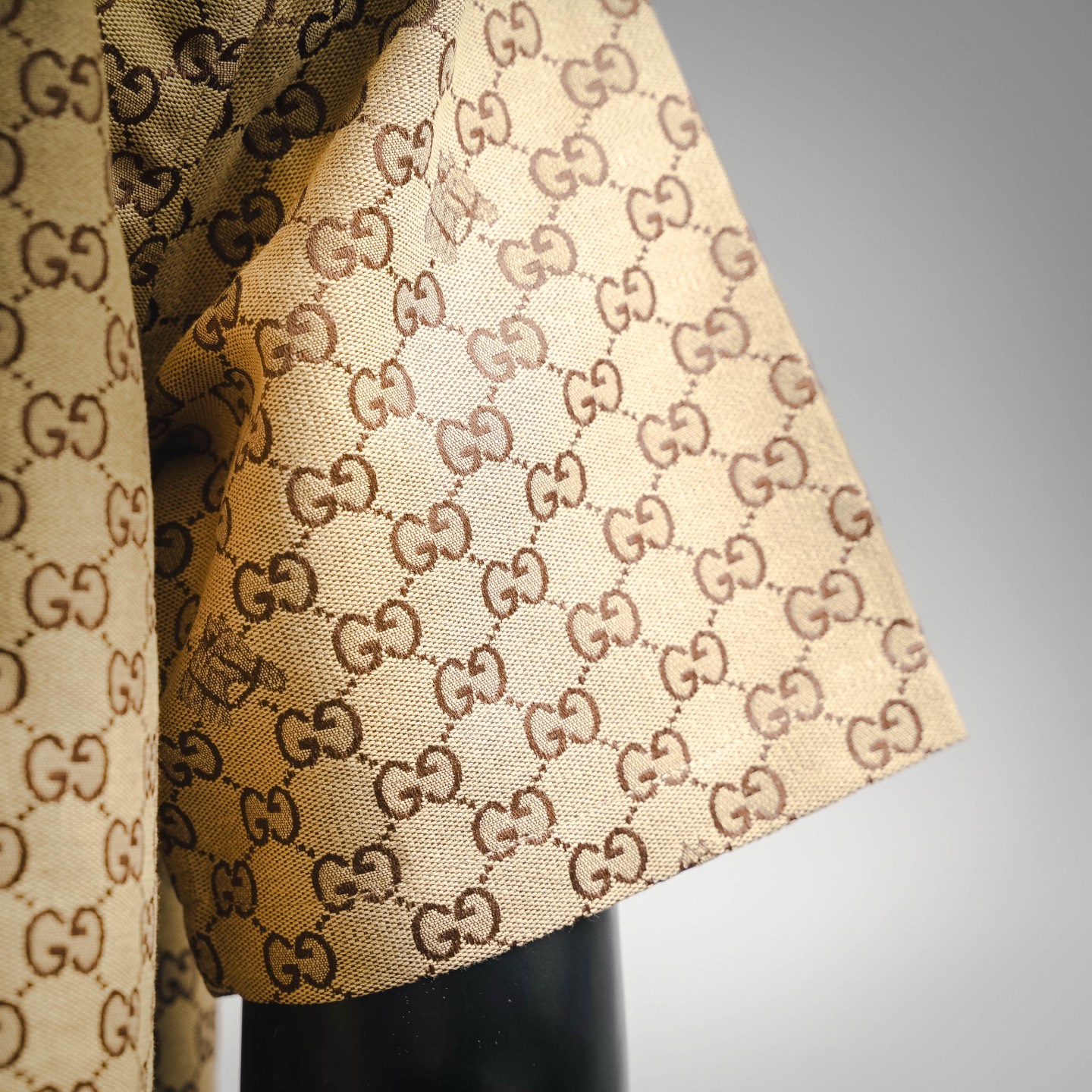 GUCCI古驰 经典GG老花刺绣马年徽章古巴领短袖衬衫-Chinese UA Cheap High Quatity Brand Clothes Bags handbags Sneakers wholesale wholesaler seller from China Factory suppliers Fashion Clothing Shoes best Quality Beautiful Price GUCCI古驰 经典GG老花刺绣马年徽章古巴领短袖衬衫