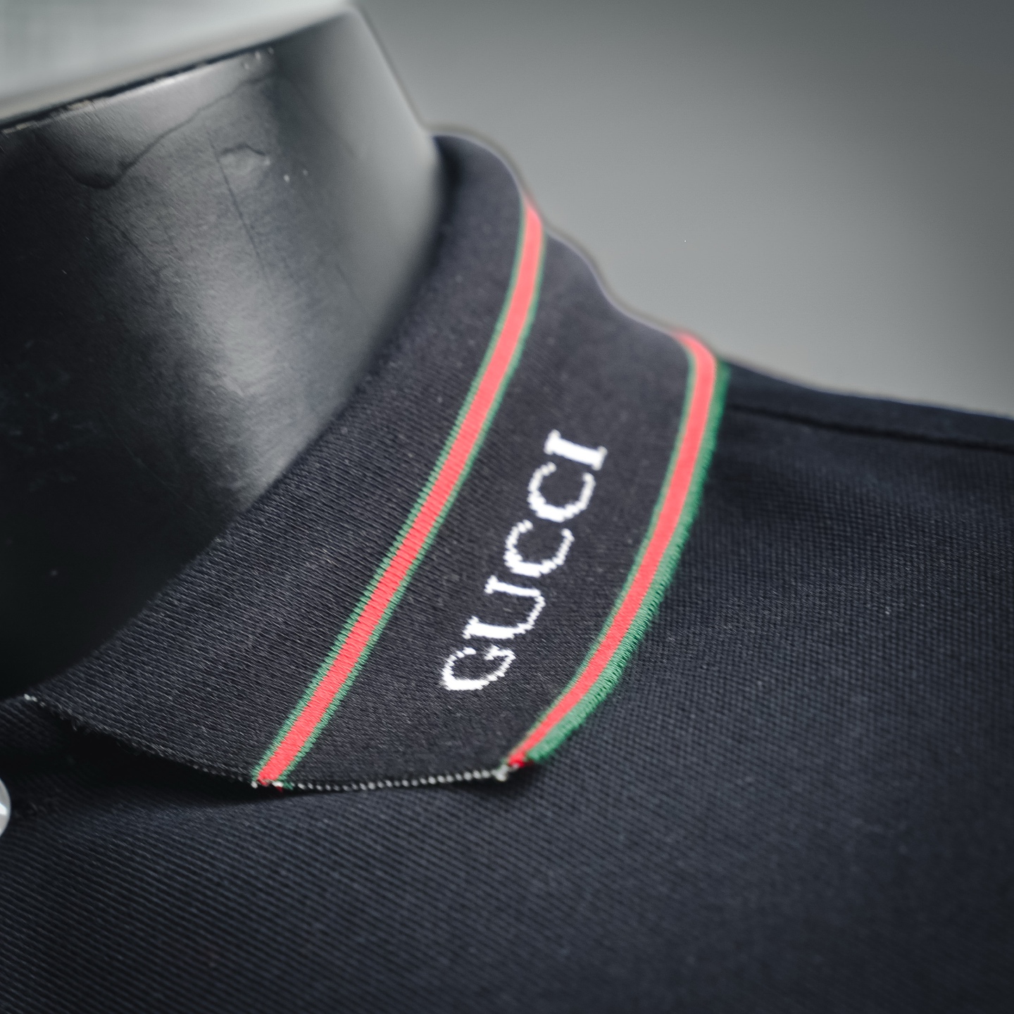 GUCCI 古驰 25SS 罗纹提花短袖Polo衫 黑色 白色-Chinese UA Cheap High Quatity Brand Clothes Bags handbags Sneakers wholesale wholesaler seller from China Factory suppliers Fashion Clothing Shoes best Quality Beautiful Price GUCCI 古驰 25SS 罗纹提花短袖Polo衫 黑色 白色