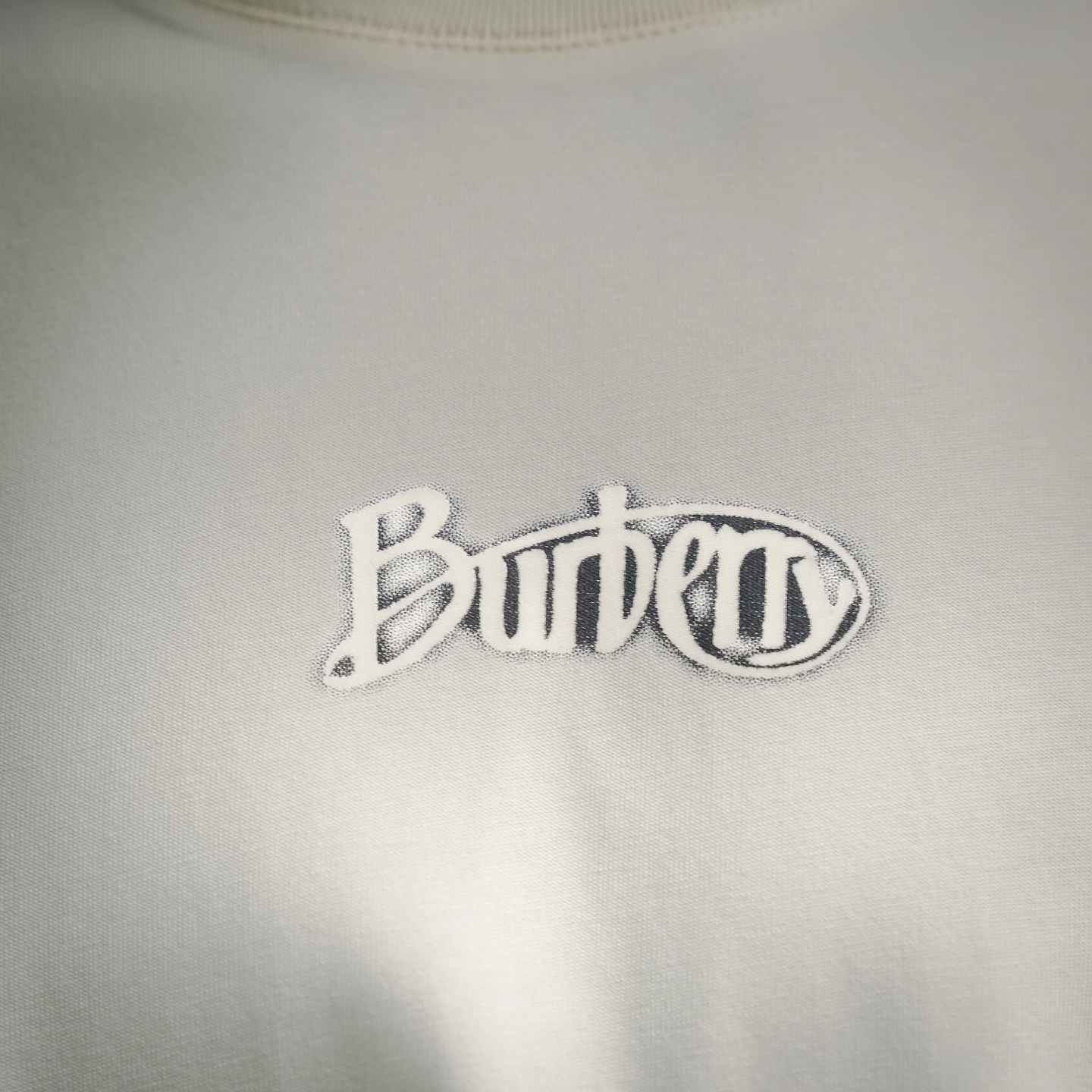 Burberry巴宝莉复古感典藏徽标植绒印花短袖T恤 Burberry巴宝莉复古感典藏徽标植绒印花短袖T恤