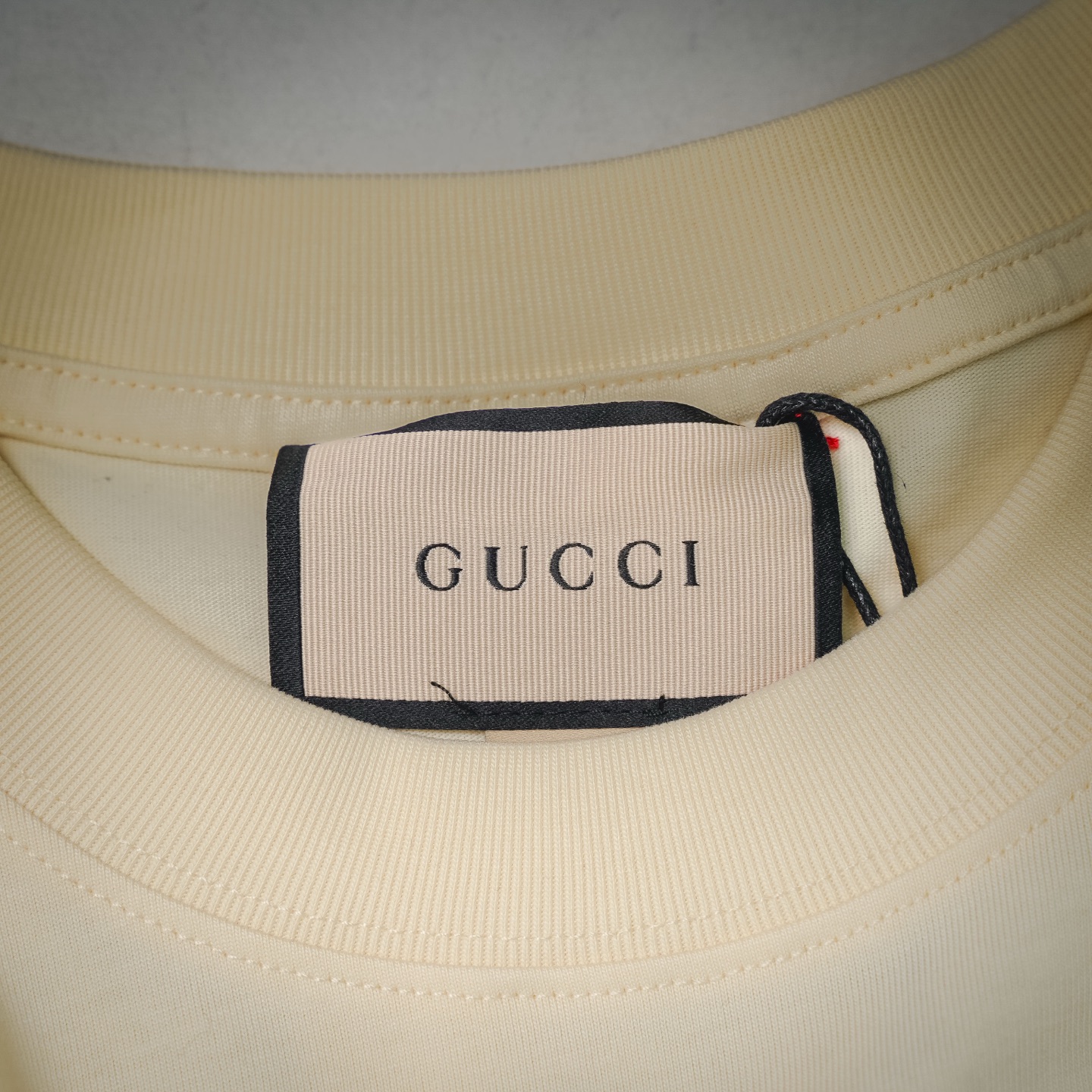 Gucci 古驰 花卉字母印花短袖T恤 杏色-莆田鞋,莆田鞋货源,高仿鞋,高仿鞋货源,安福档口,莆田高仿鞋,莆田鞋批发,高仿鞋批发,莆田高仿运动鞋,高仿运动鞋,莆田运动鞋 Gucci 古驰 花卉字母印花短袖T恤 杏色