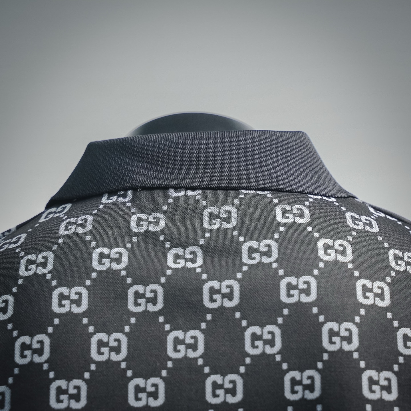 Gucci古驰 经典双G满印翻领Polo衫 短袖 百年经典双G老花 Gucci古驰 经典双G满印翻领Polo衫 短袖 百年经典双G老花