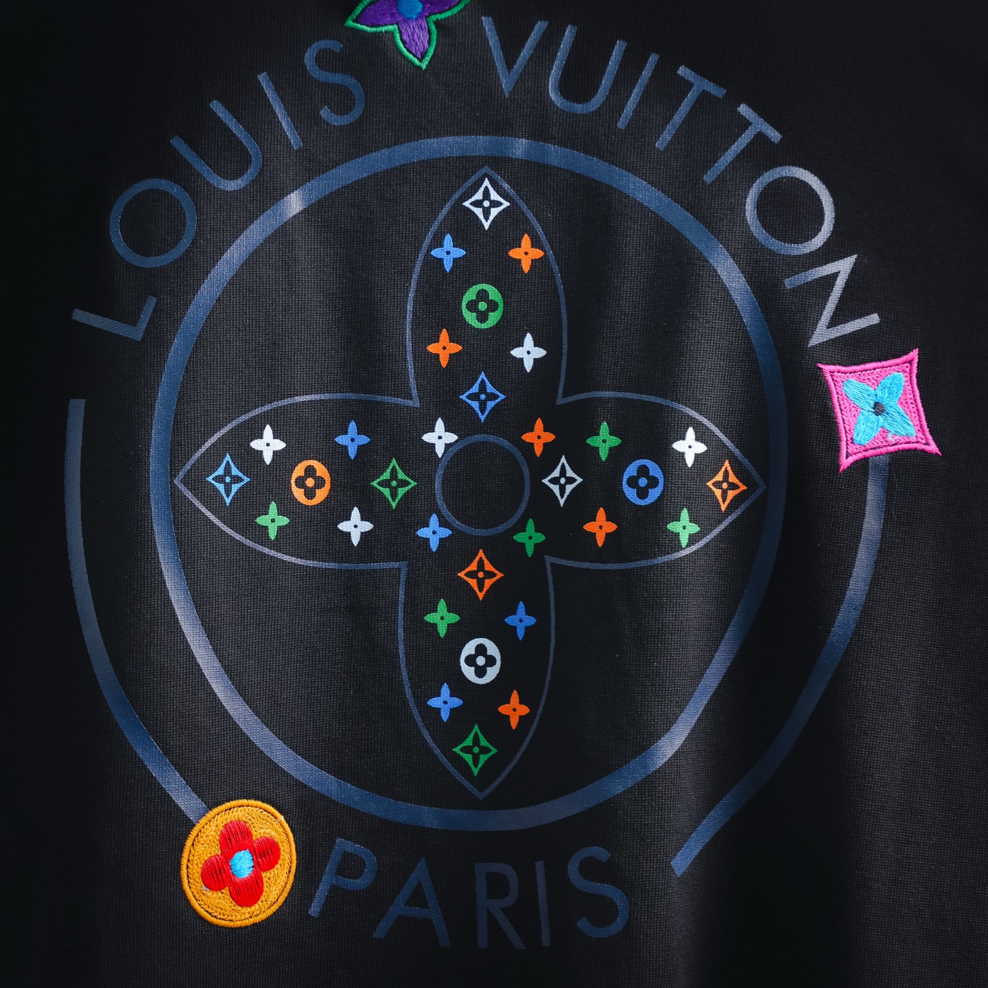 Louis Vuitton LV刺绣logo彩色三花短袖T恤 黑色 白色