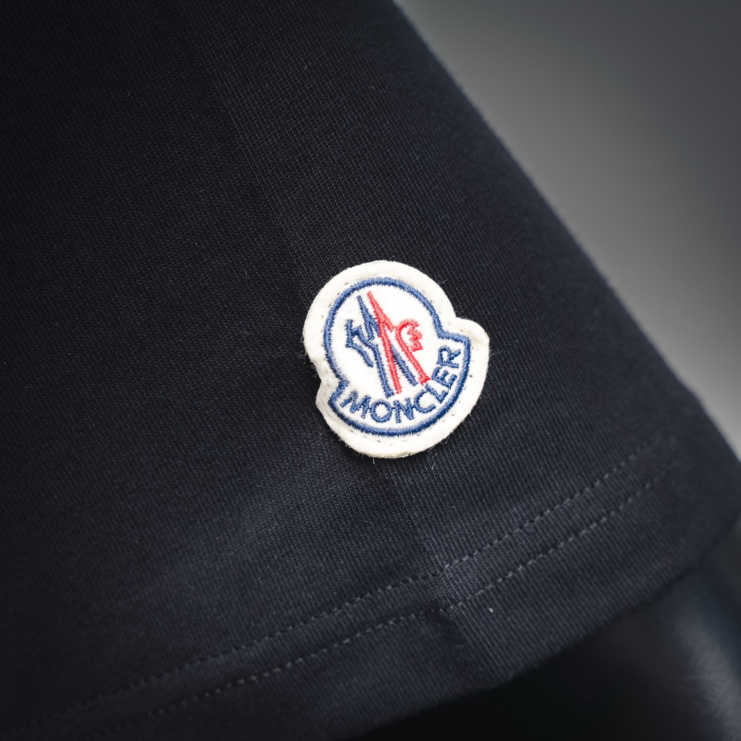 Moncler/蒙口 26ss 胸口条纹刺绣logo短袖T恤-Top High Quatity Cheap Sneakers Fashion Clothing Clothes Bags handbags Shoes of all Brand wholesale With The best Quality And Beautiful Price from China Factory Chinese suppliers wholesaler seller Moncler/蒙口 26ss 胸口条纹刺绣logo短袖T恤