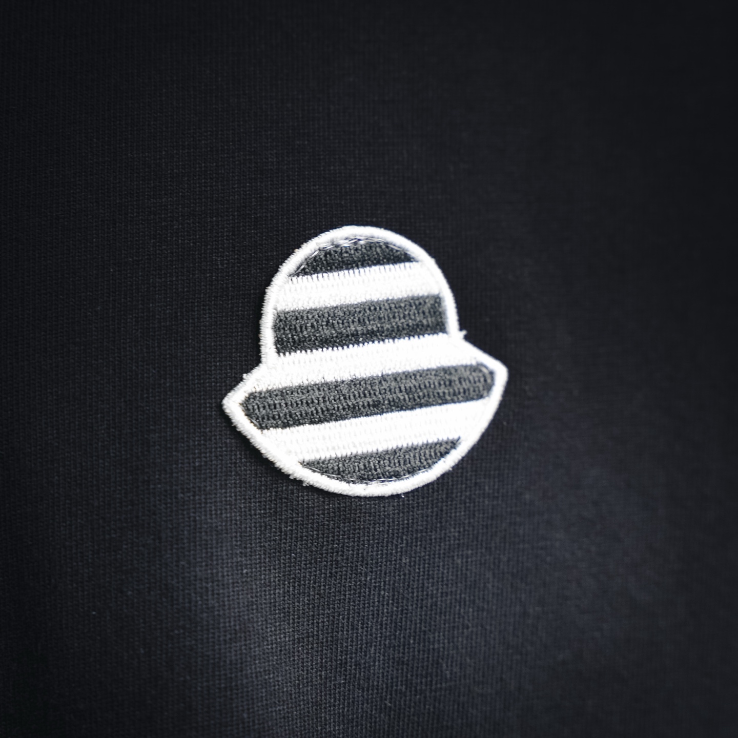 Moncler/蒙口 26ss 胸口条纹刺绣logo短袖T恤-Top High Quatity Cheap Sneakers Fashion Clothing Clothes Bags handbags Shoes of all Brand wholesale With The best Quality And Beautiful Price from China Factory Chinese suppliers wholesaler seller Moncler/蒙口 26ss 胸口条纹刺绣logo短袖T恤